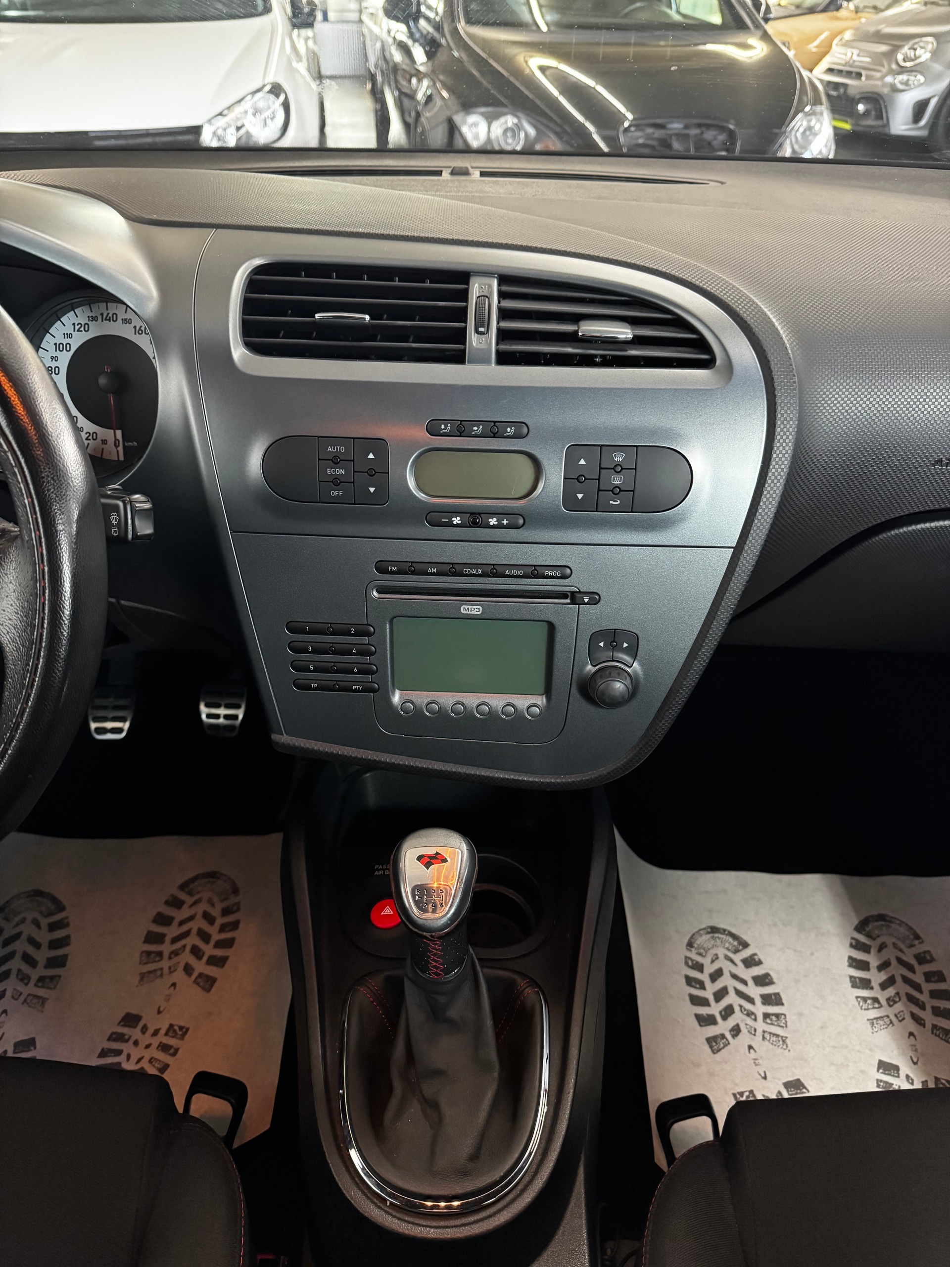 SEAT Leon 2.0 TSI Cupra-image-15