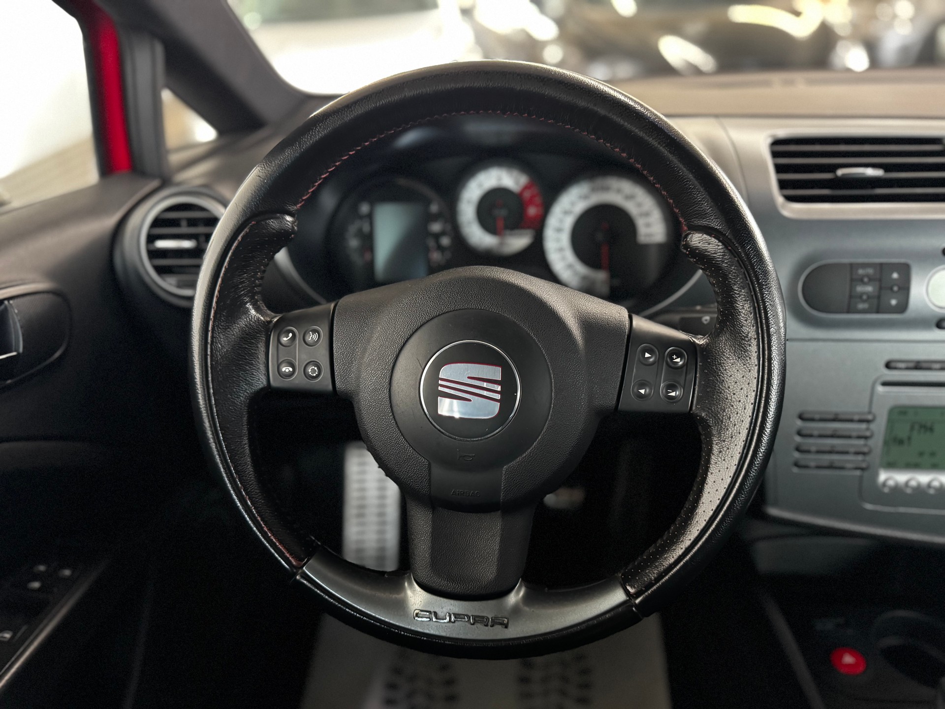 SEAT Leon 2.0 TSI Cupra-image-16