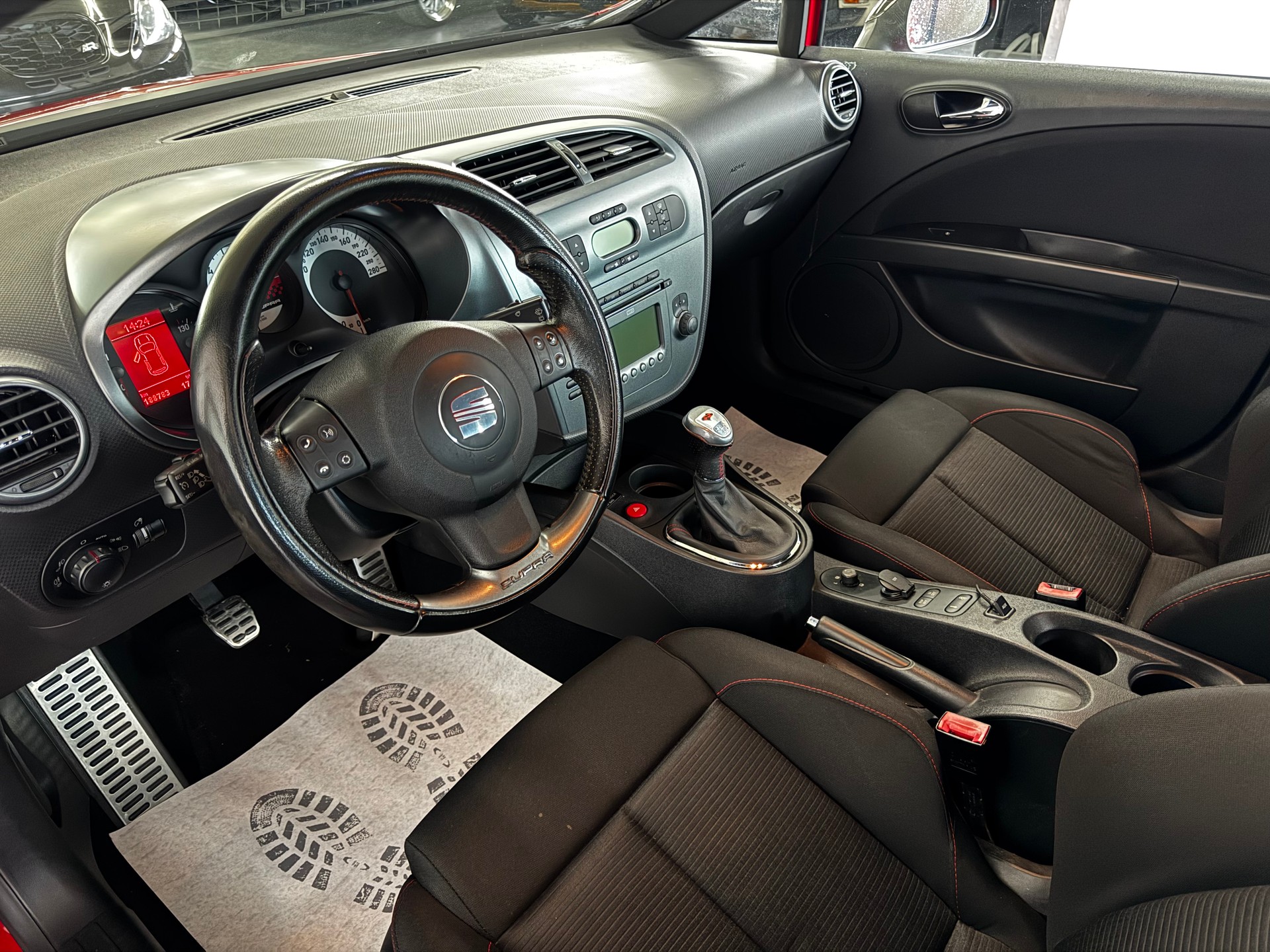 SEAT Leon 2.0 TSI Cupra-image-12