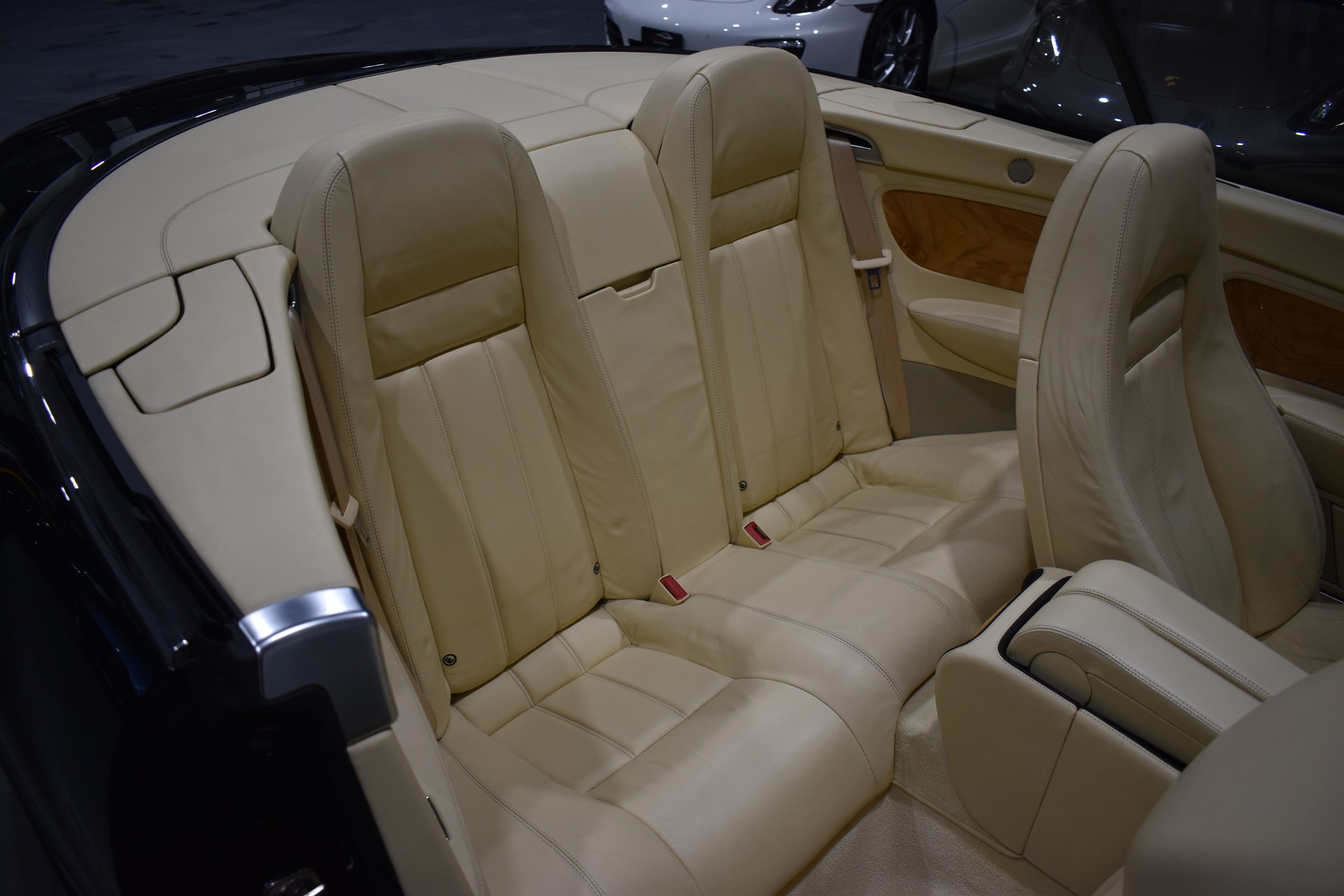 BENTLEY Continental GTC 6.0-image-14