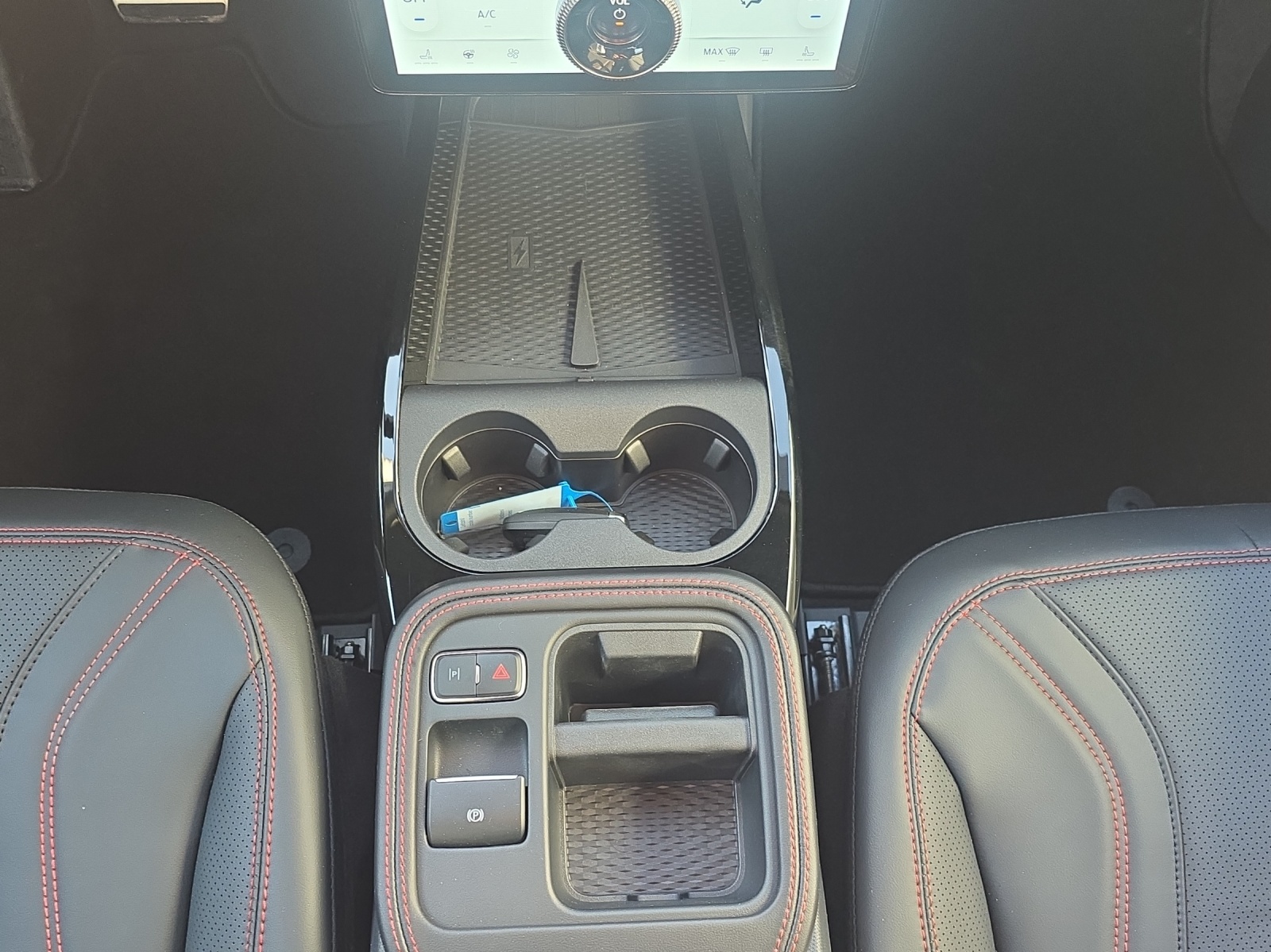 FORD Mustang Mach-E Premium AWD-image-9