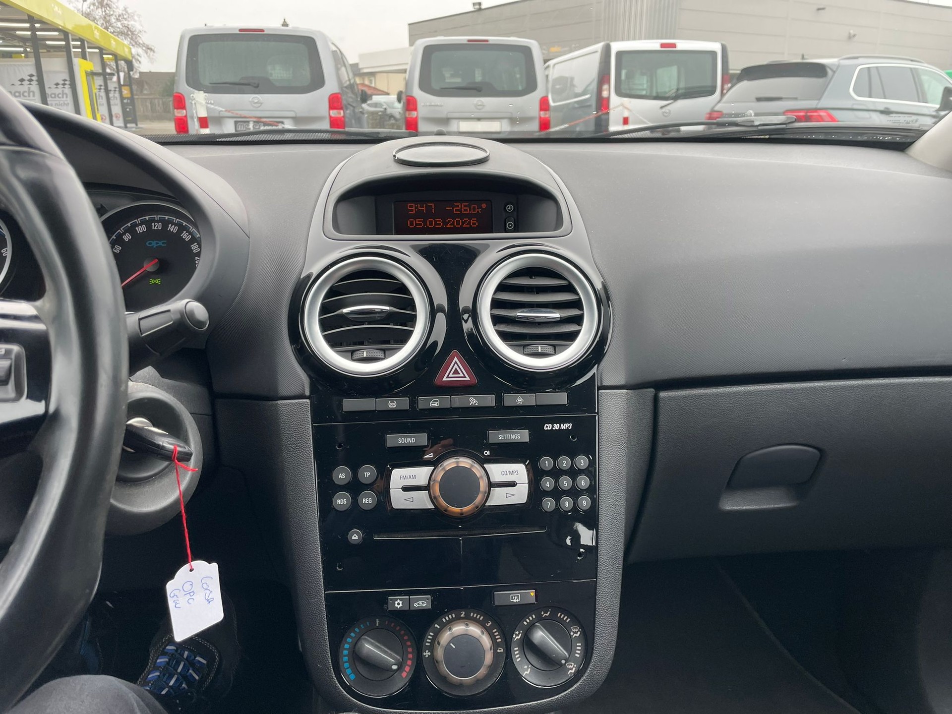 OPEL Corsa 1.6 Turbo OPC-image-15