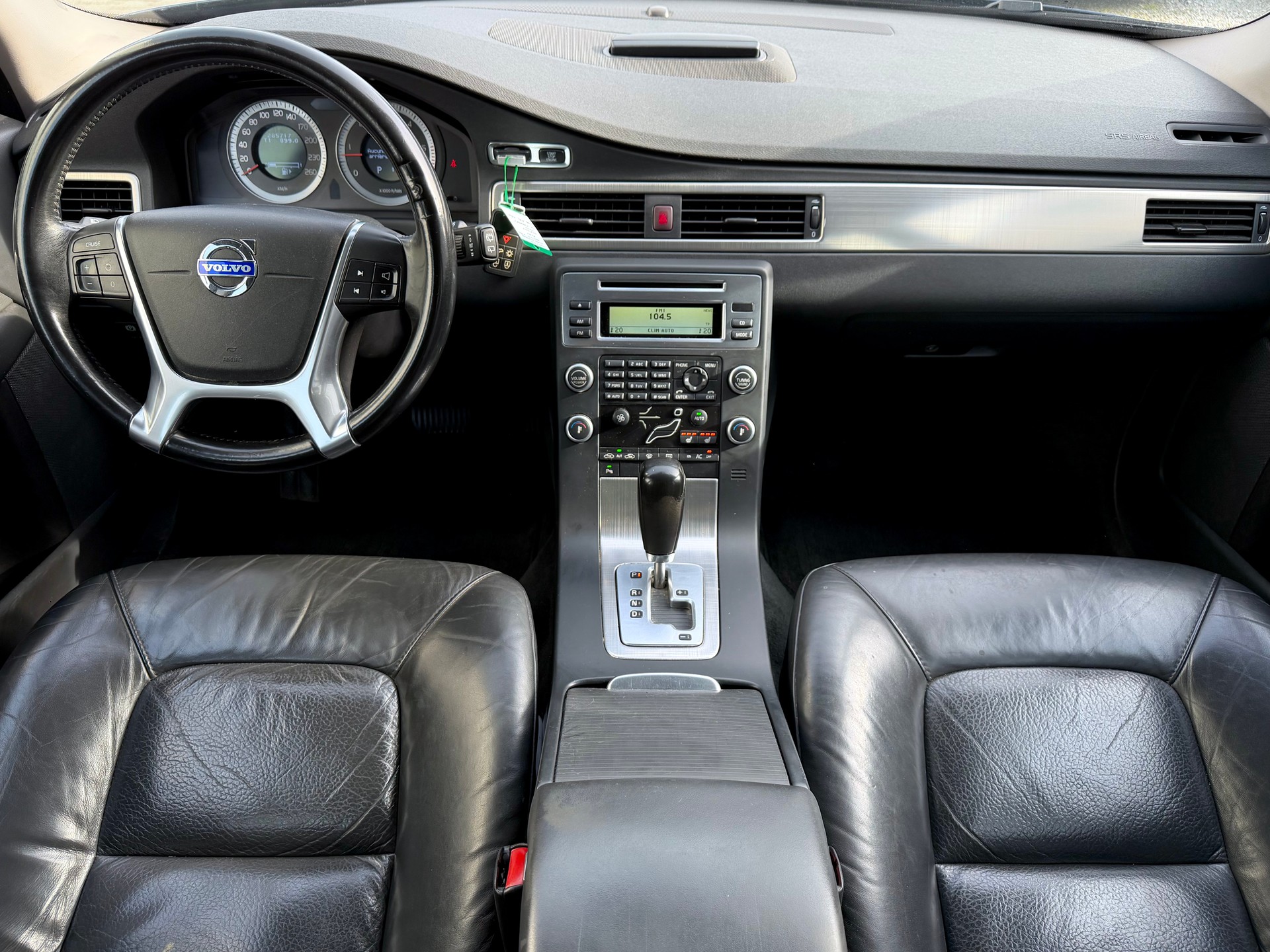 VOLVO V70 D5 AWD Summum Geartronic-image-10
