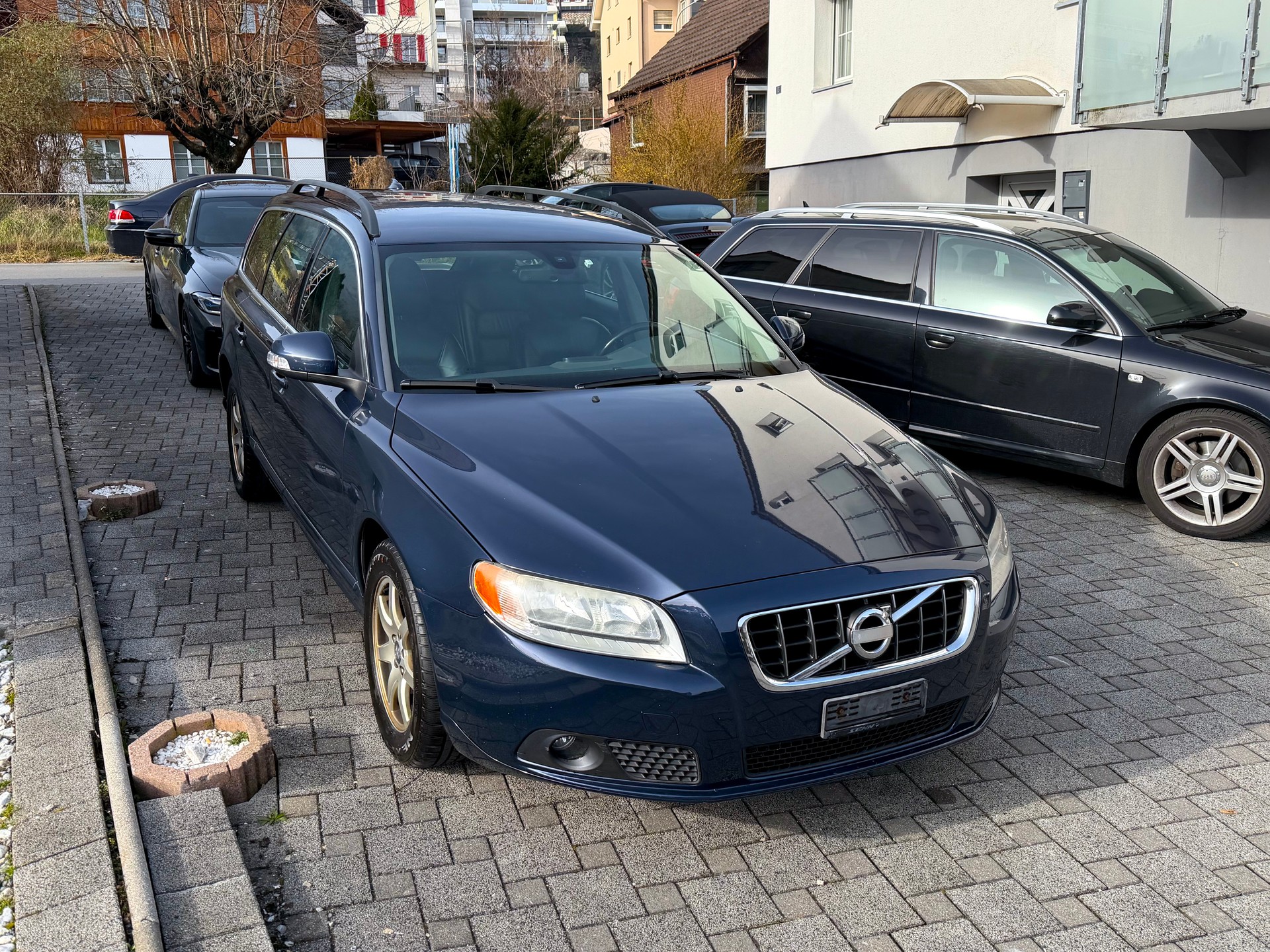 VOLVO V70 D5 AWD Summum Geartronic-image-3