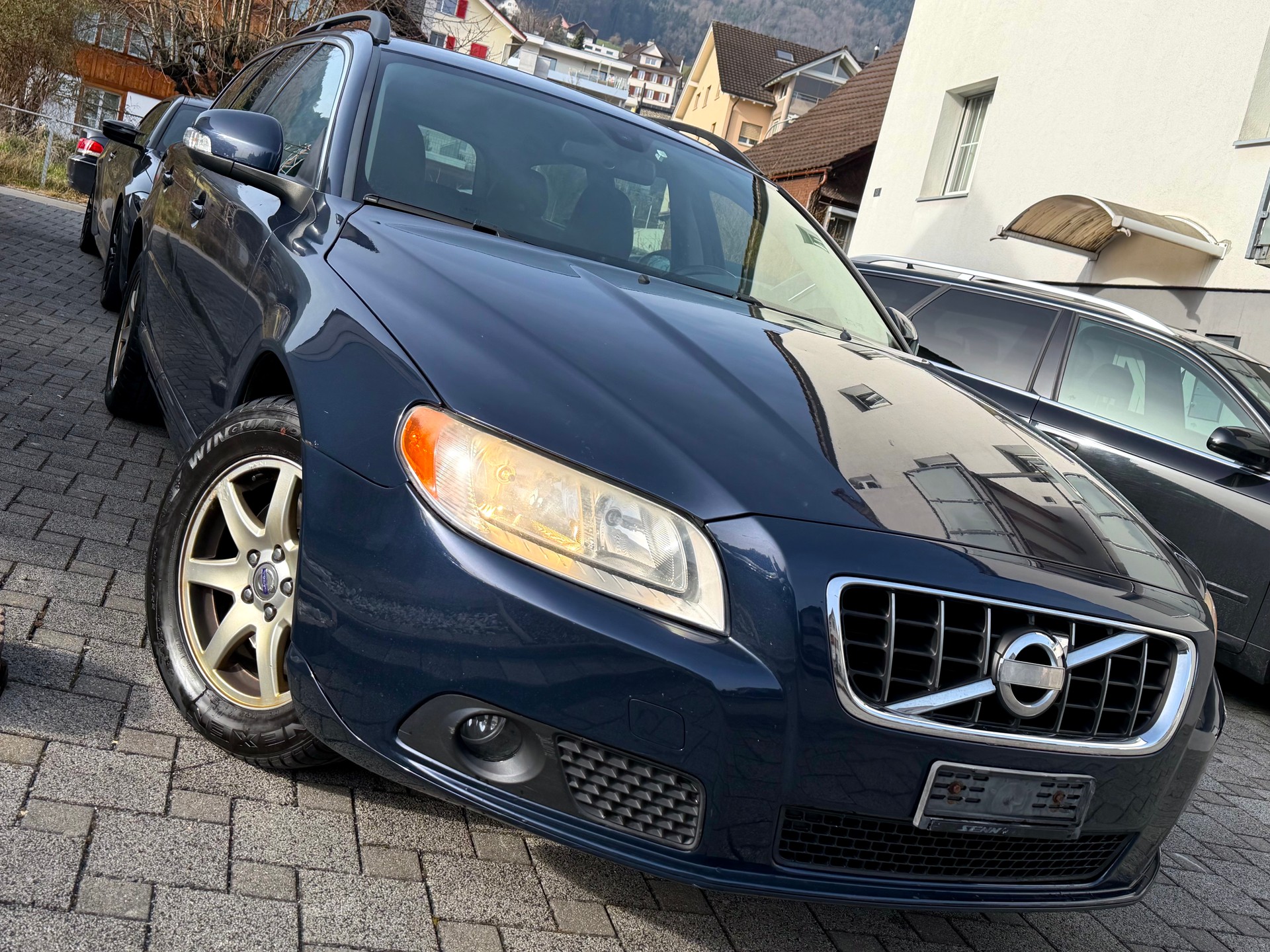 VOLVO V70 D5 AWD Summum Geartronic-image-5