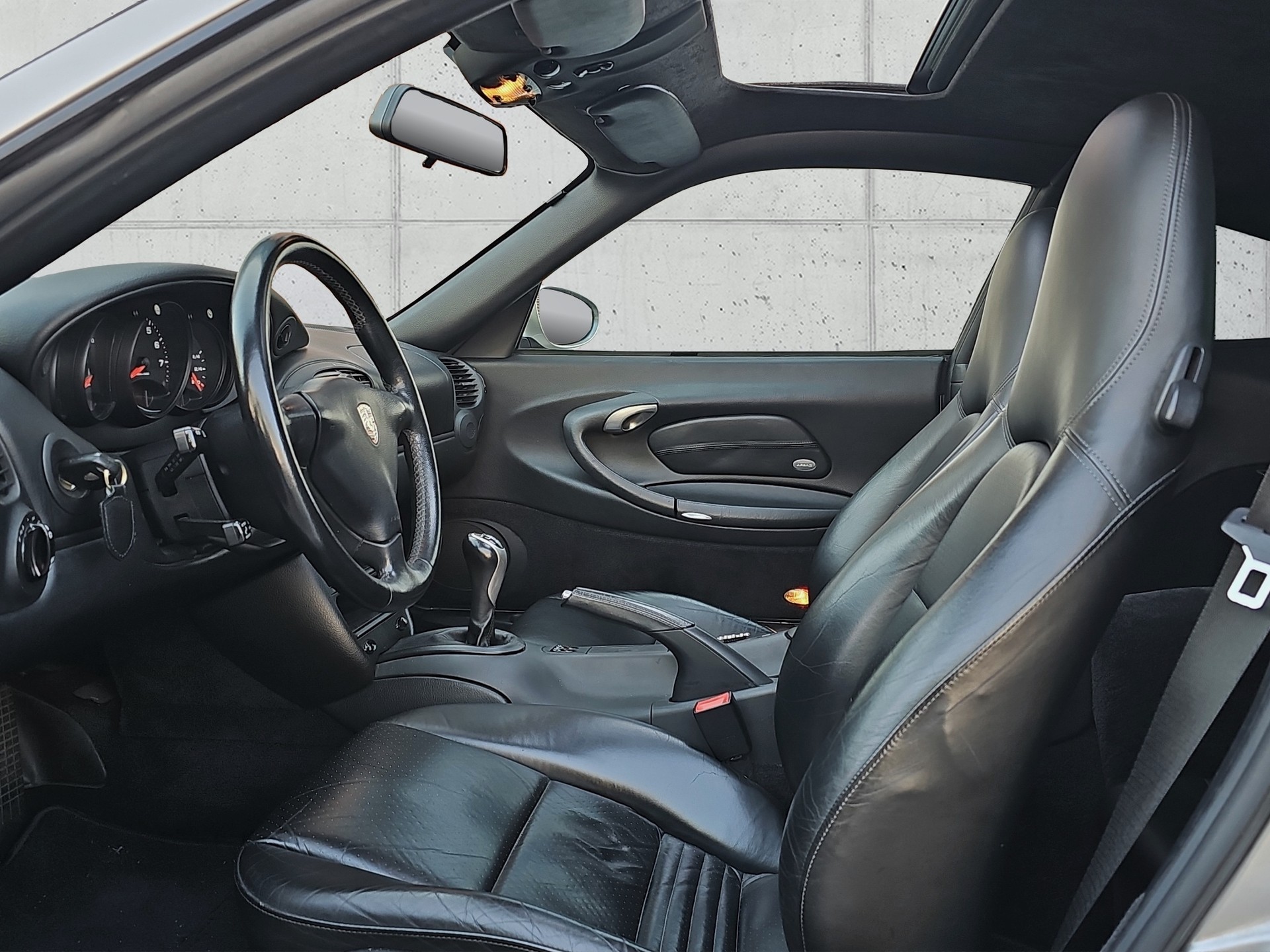 PORSCHE 911 Carrera-image-10