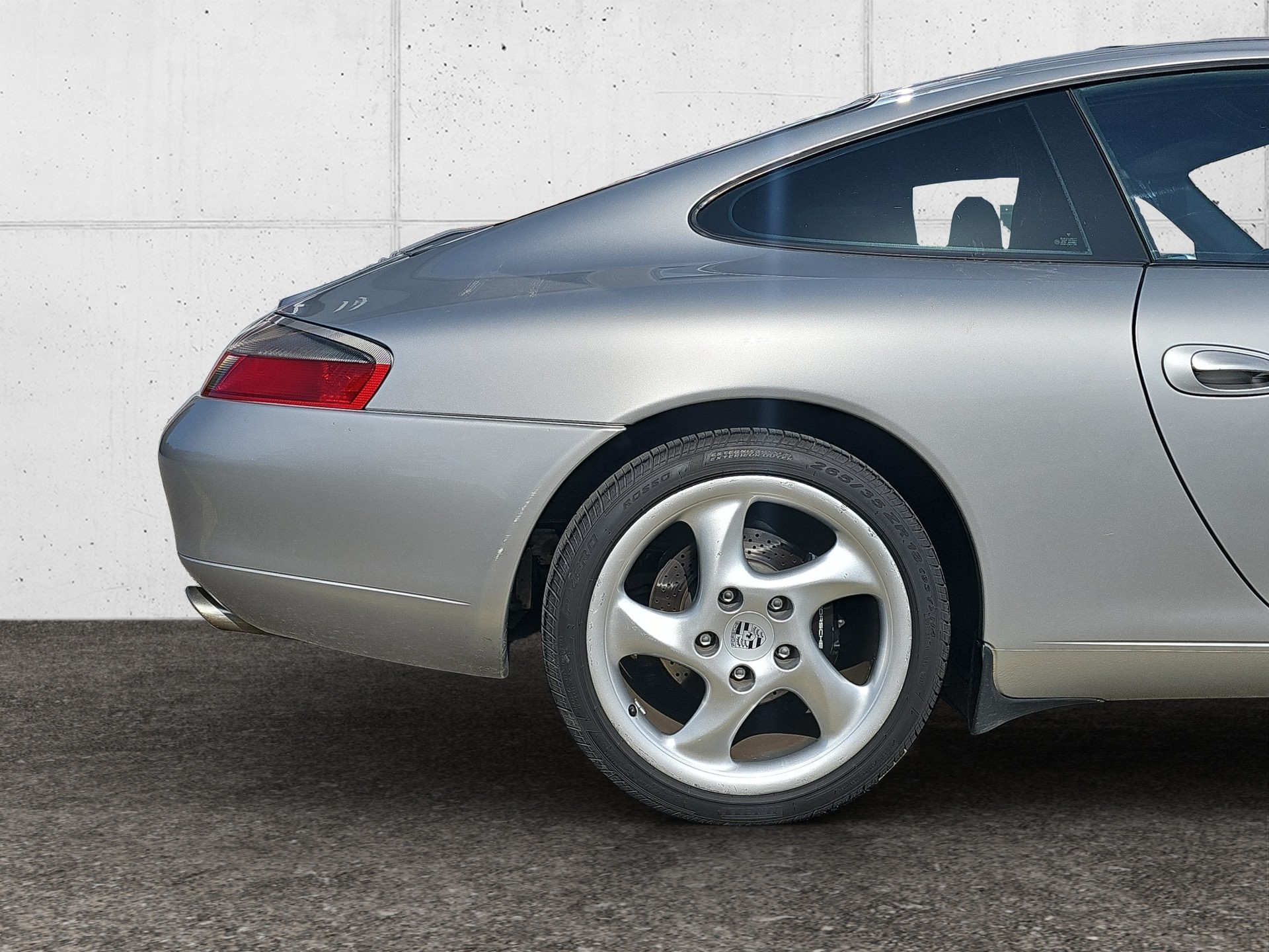 PORSCHE 911 Carrera-image-8