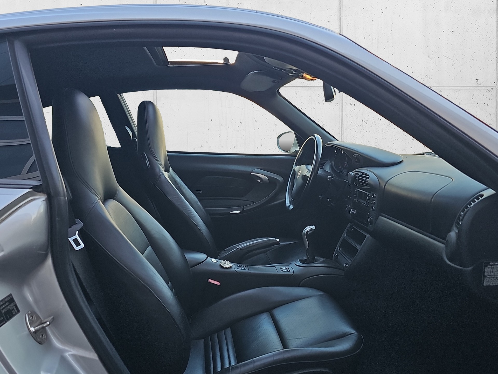 PORSCHE 911 Carrera-image-21