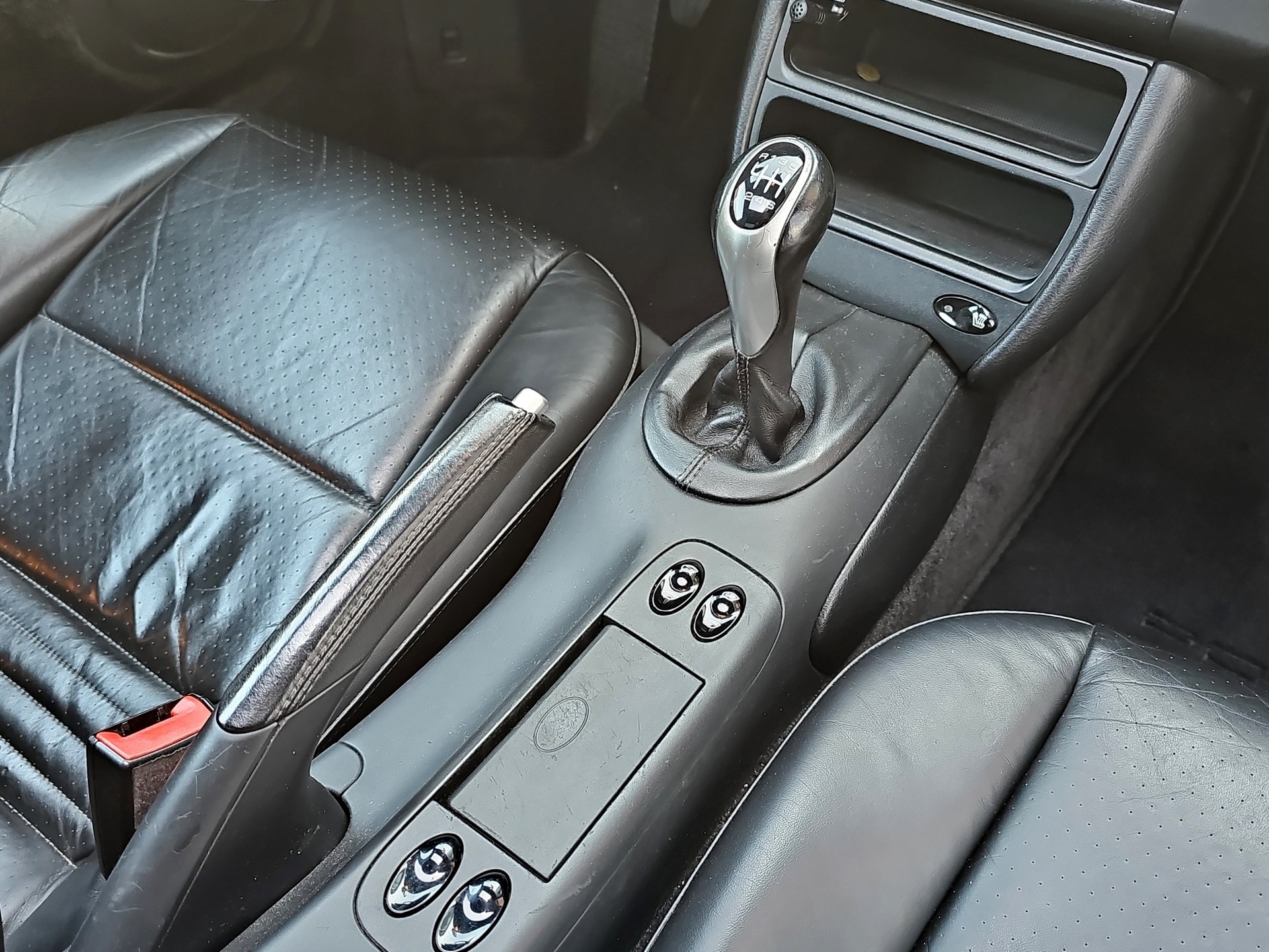 PORSCHE 911 Carrera-image-23