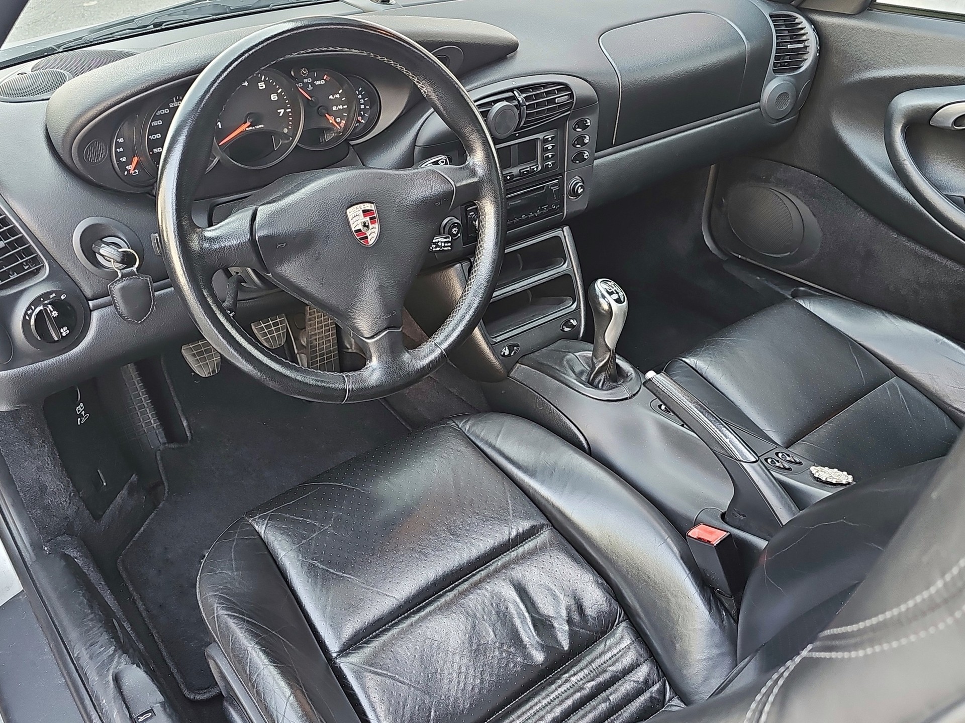 PORSCHE 911 Carrera-image-11