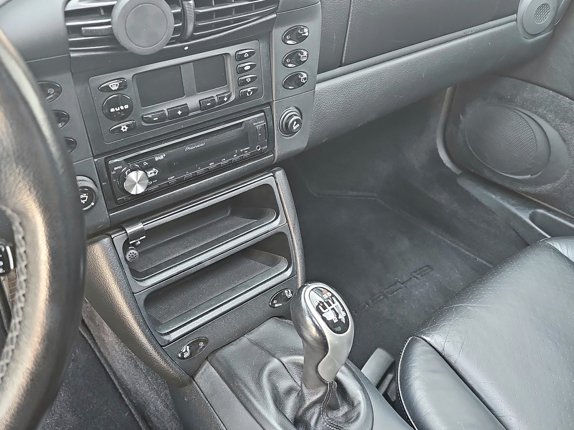 PORSCHE 911 Carrera-image-20