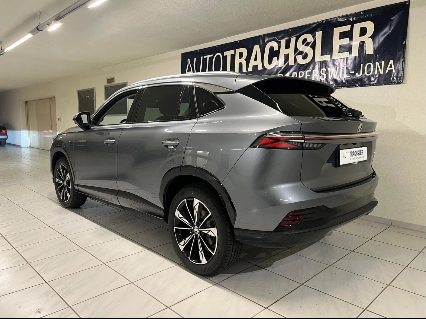 MG HS 1.5 T HEV Luxury-image-4