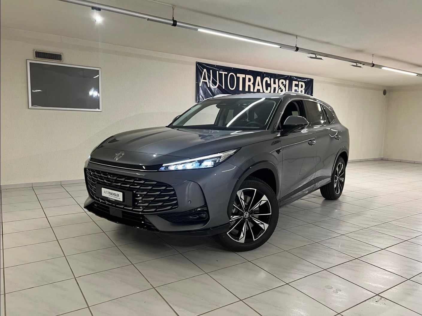 MG HS 1.5 T HEV Luxury-image-0