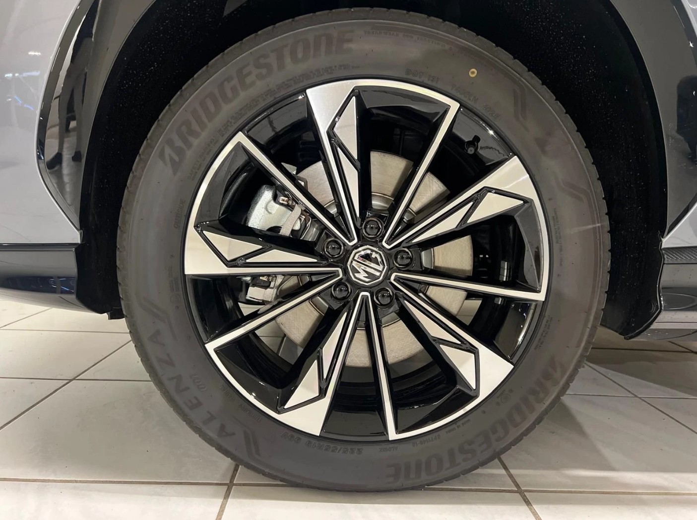 MG HS 1.5 T HEV Luxury-image-6