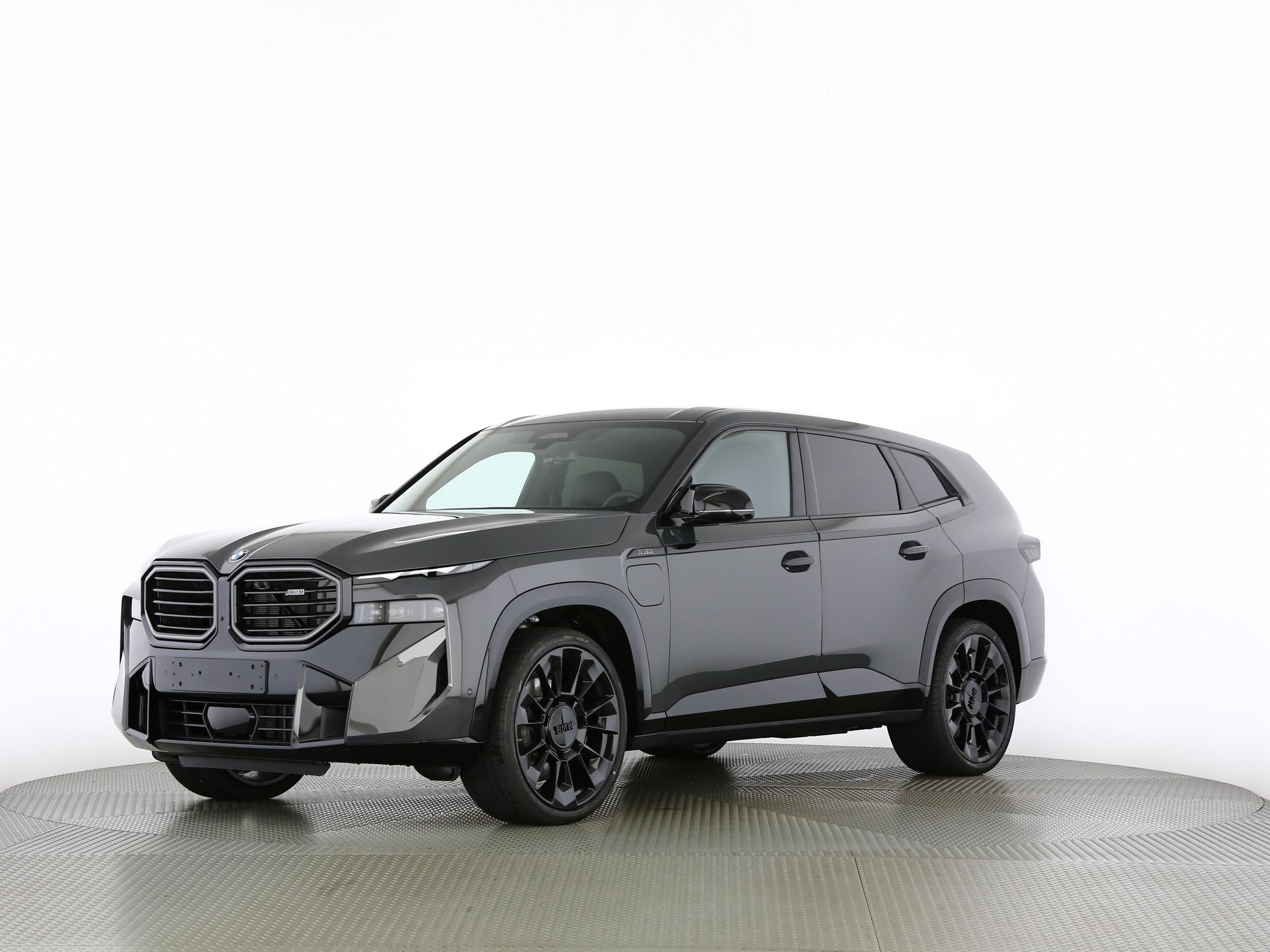 BMW XM 50e Plug-in Hybrid-image-8