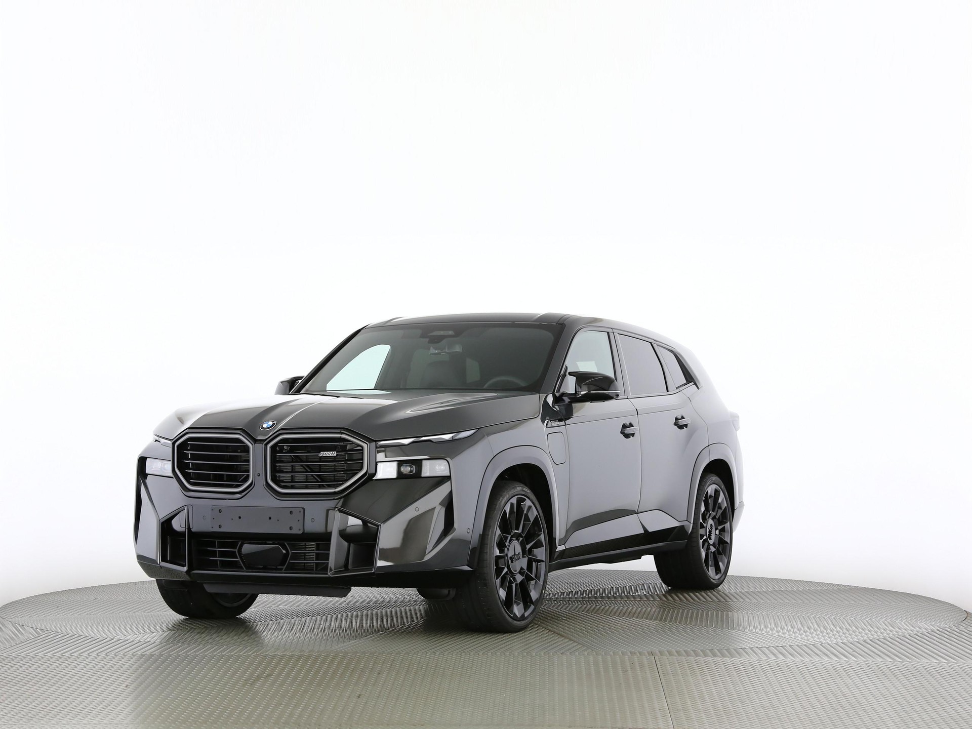 BMW XM 50e Plug-in Hybrid-image-7