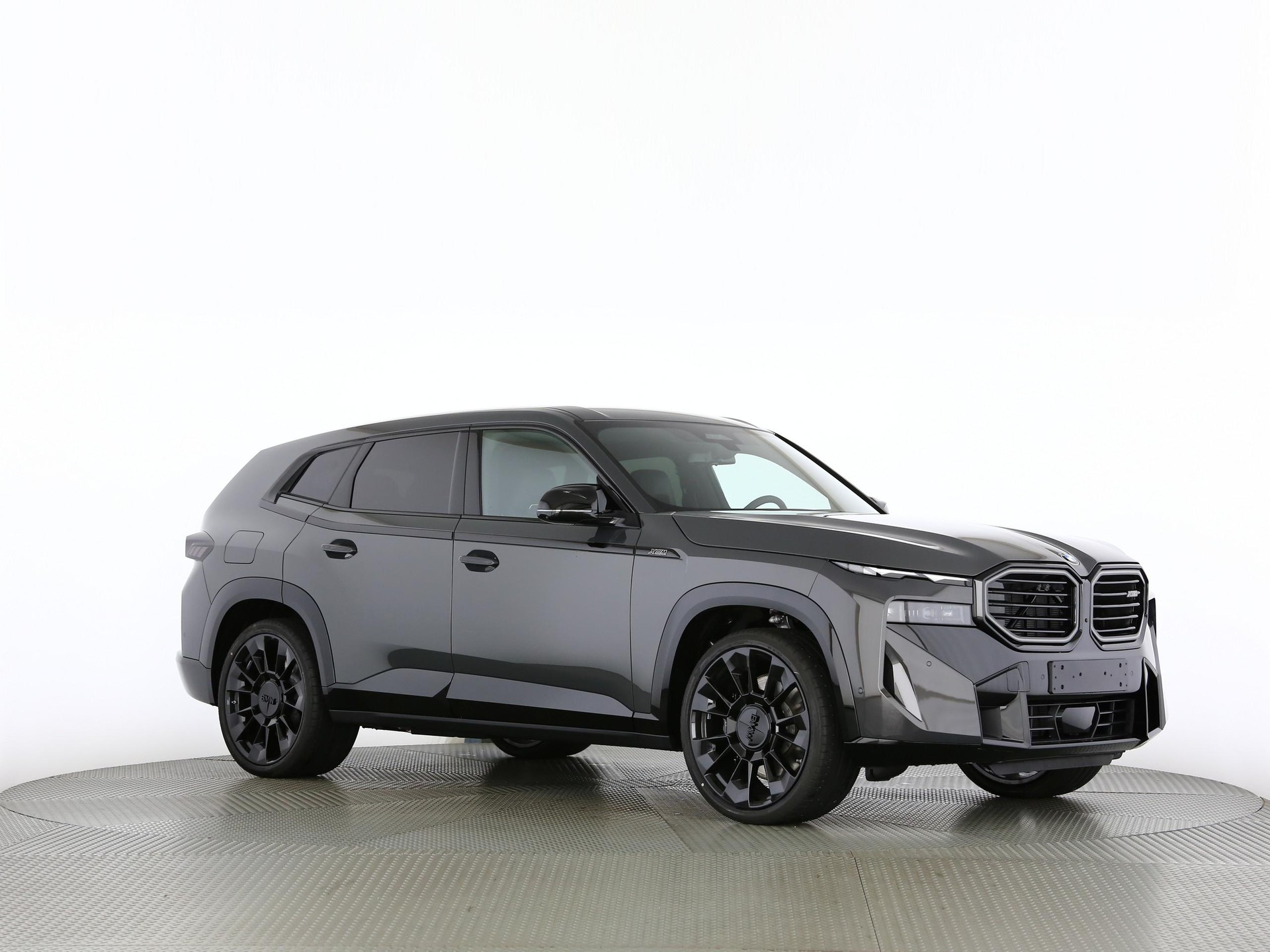 BMW XM 50e Plug-in Hybrid-image-26