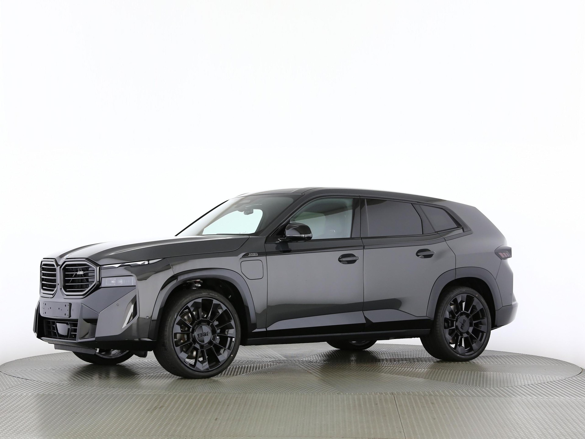 BMW XM 50e Plug-in Hybrid-image-9