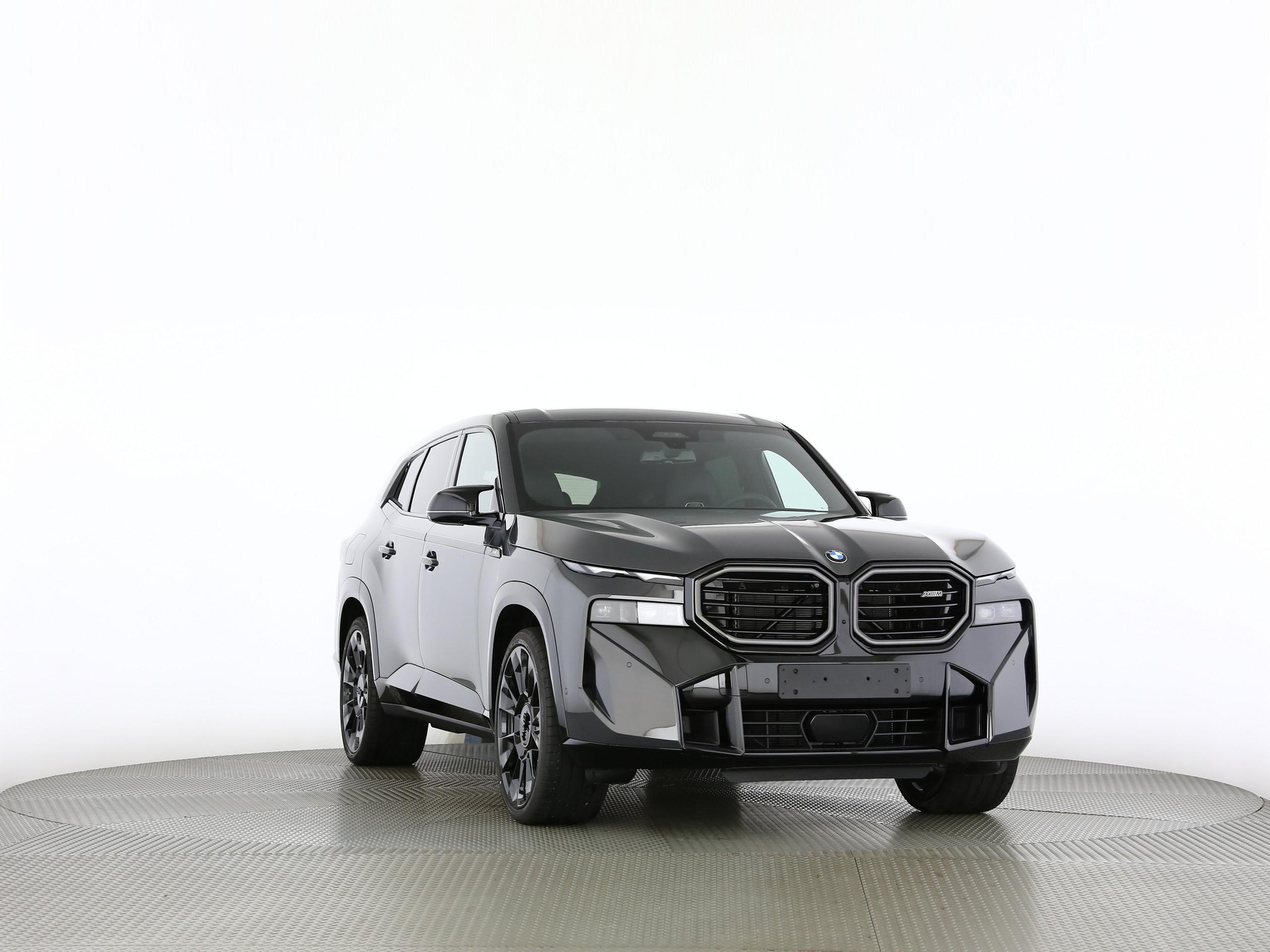 BMW XM 50e Plug-in Hybrid-image-28