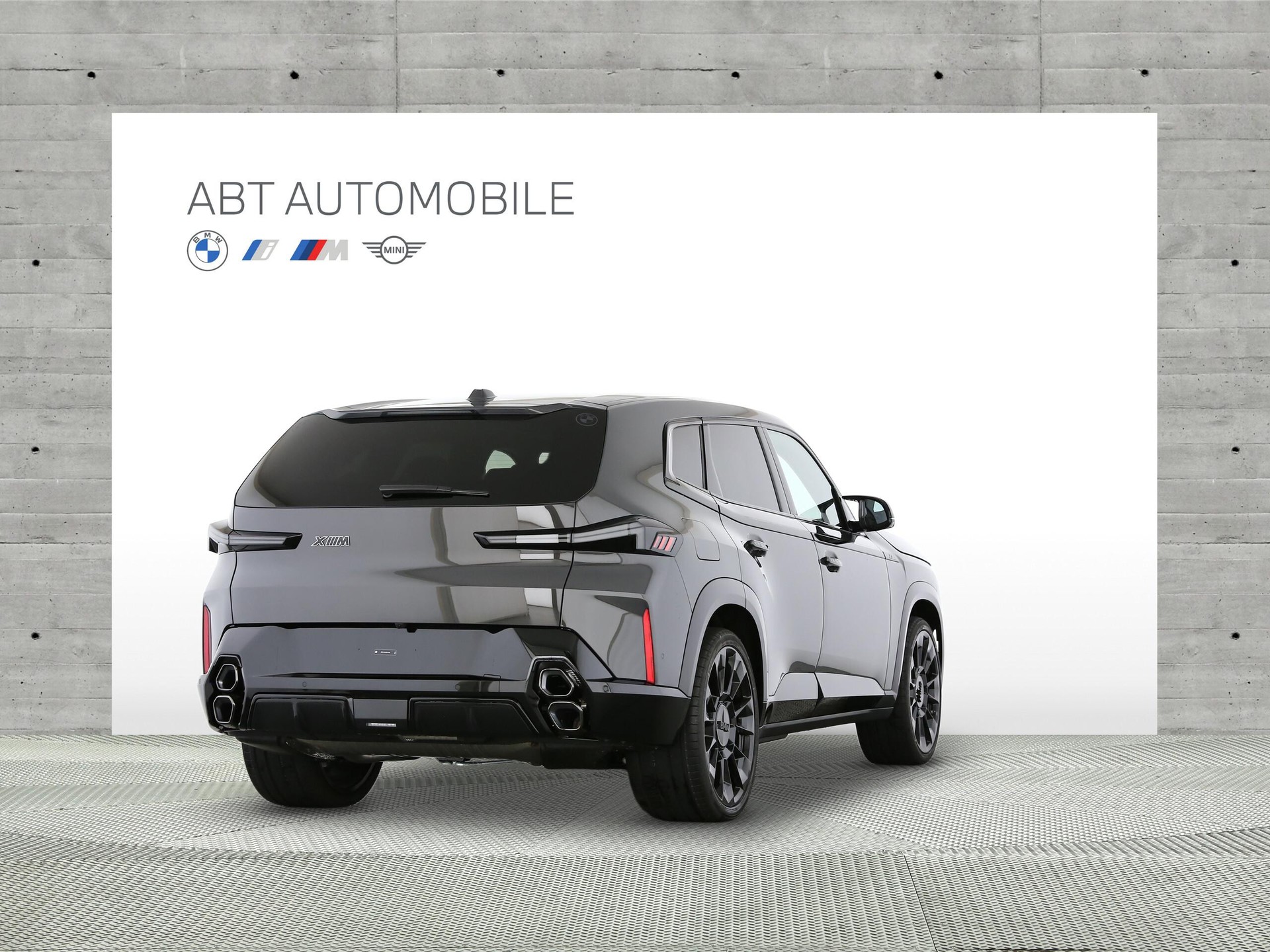 BMW XM 50e Plug-in Hybrid-image-2