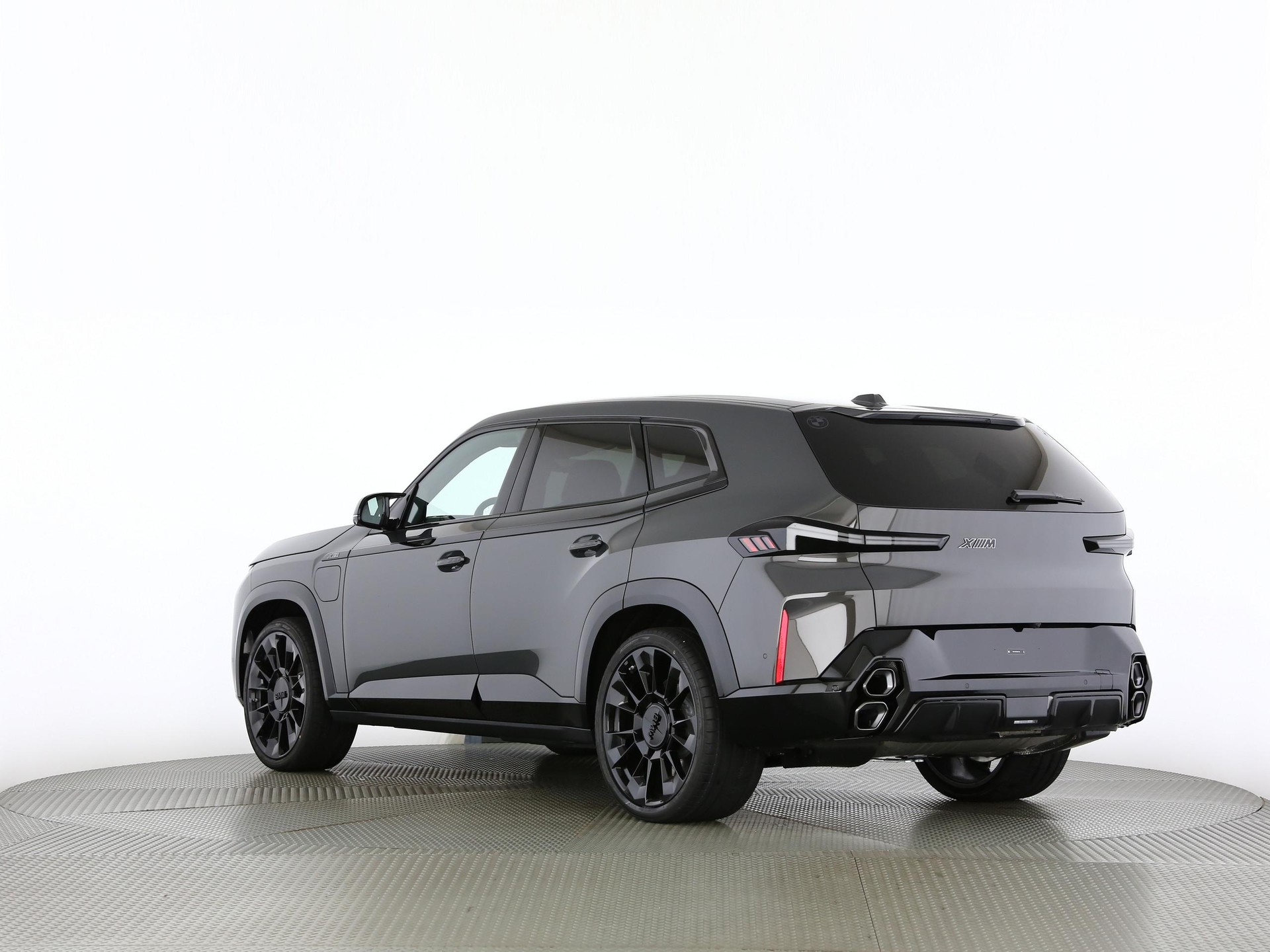 BMW XM 50e Plug-in Hybrid-image-15