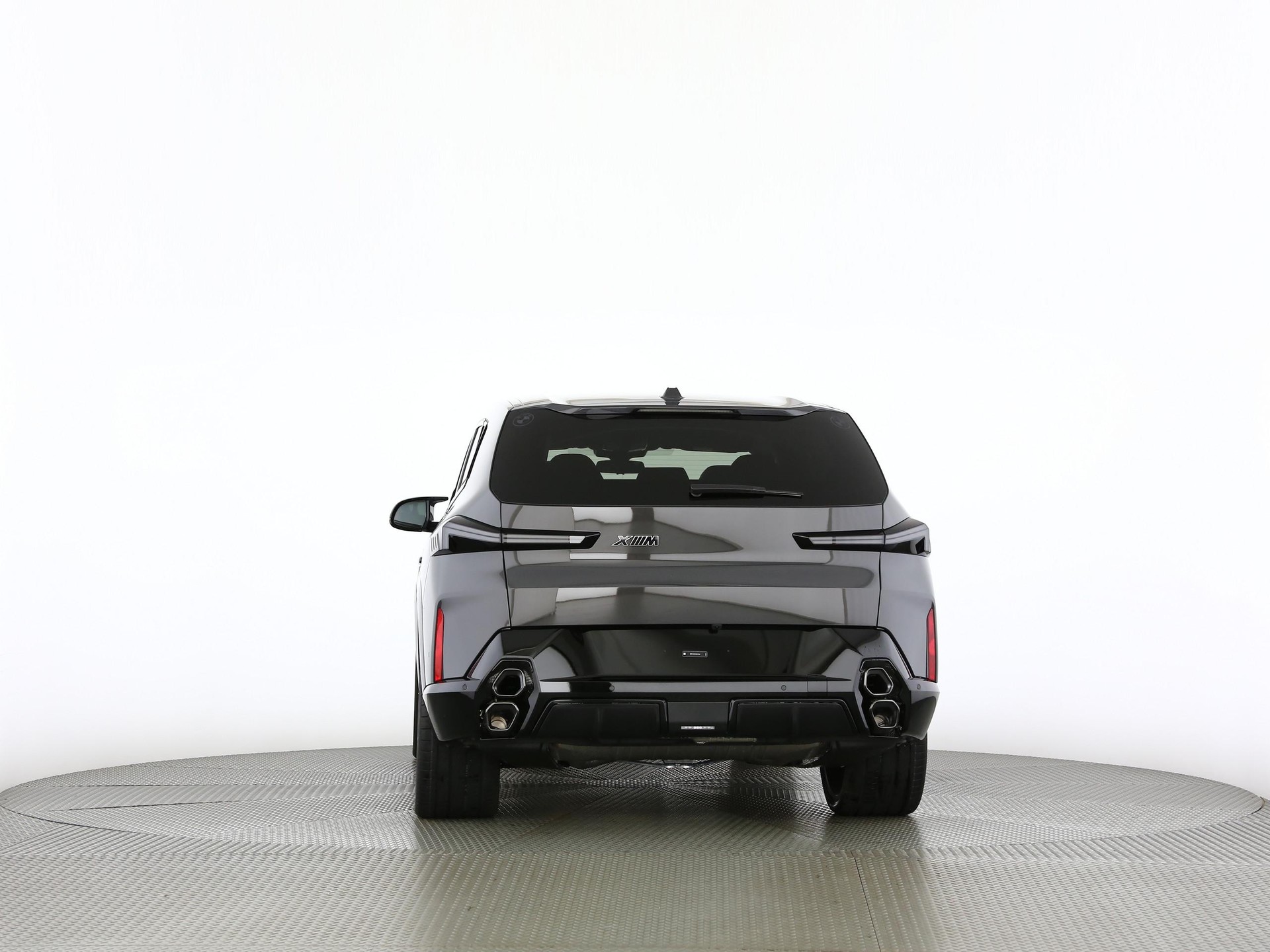 BMW XM 50e Plug-in Hybrid-image-16
