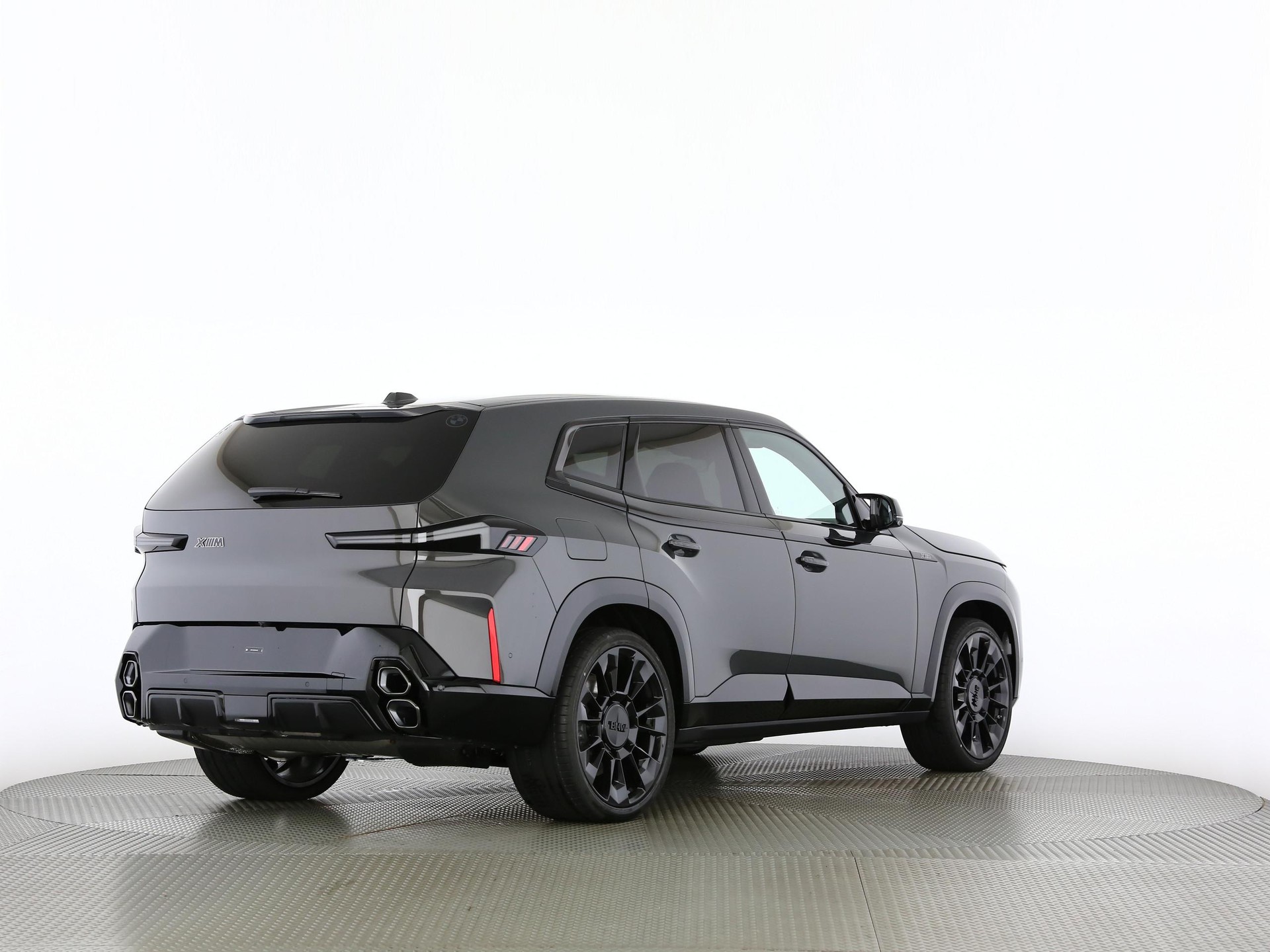 BMW XM 50e Plug-in Hybrid-image-19