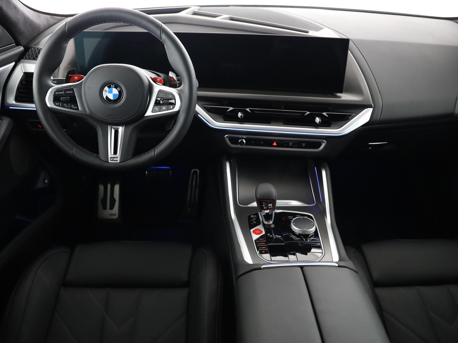 BMW XM 50e Plug-in Hybrid-image-5