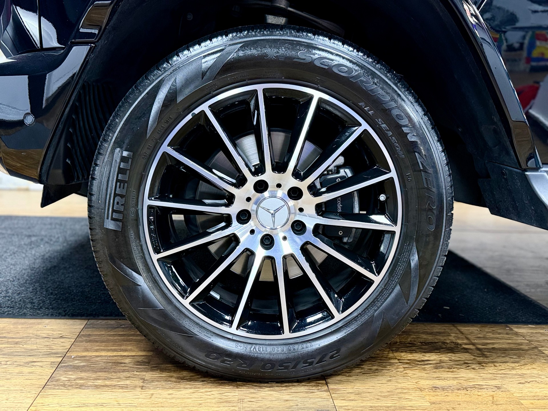 MERCEDES-BENZ G 350 d AMG Line 9G-Tronic-image-30