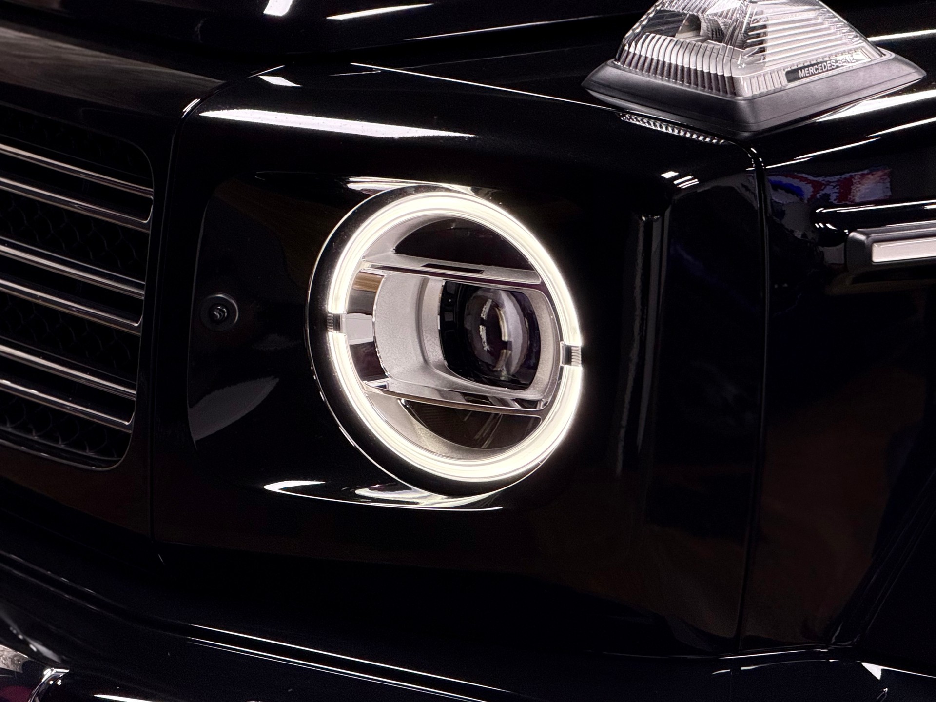 MERCEDES-BENZ G 350 d AMG Line 9G-Tronic-image-7