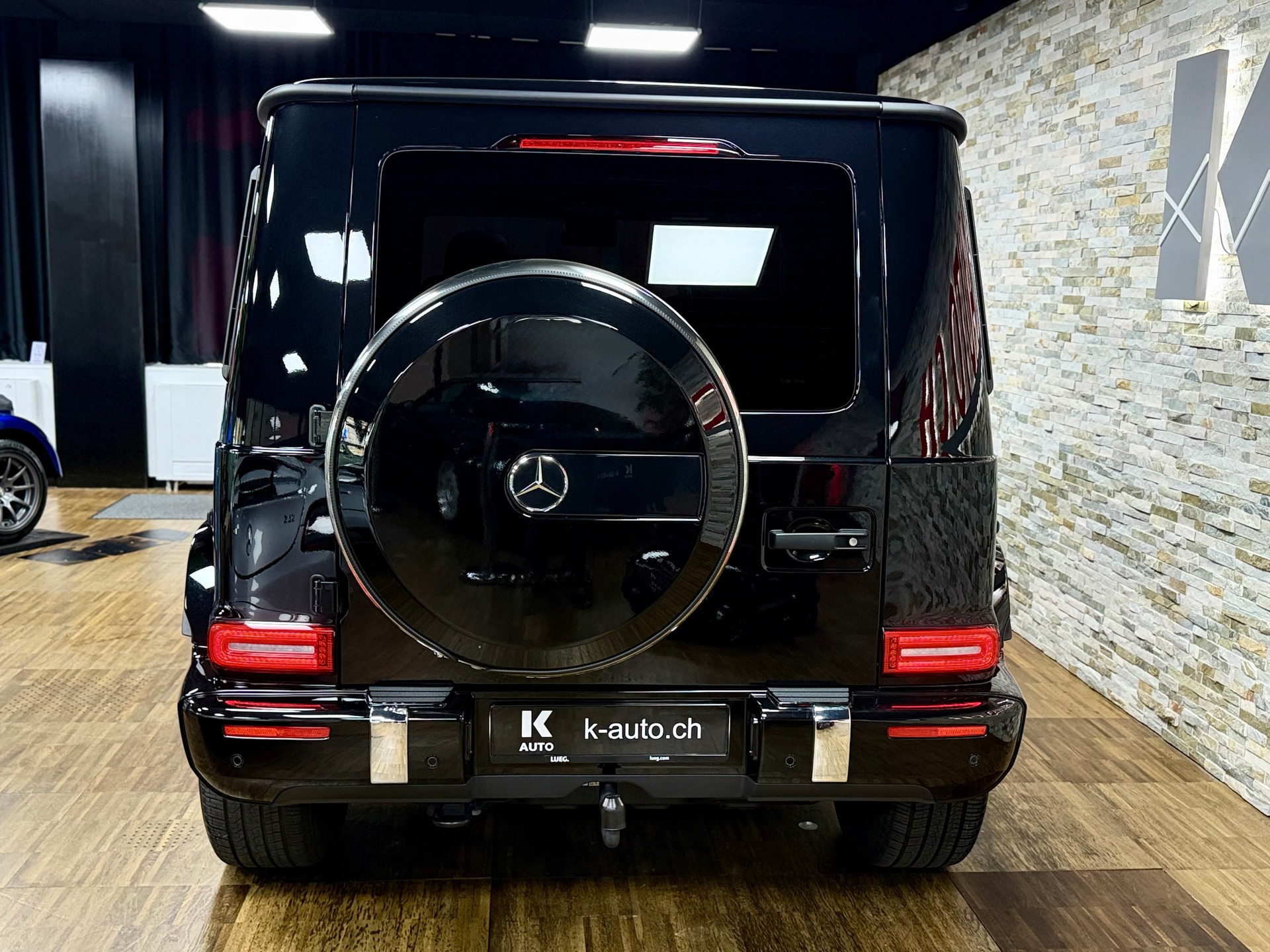 MERCEDES-BENZ G 350 d AMG Line 9G-Tronic-image-3