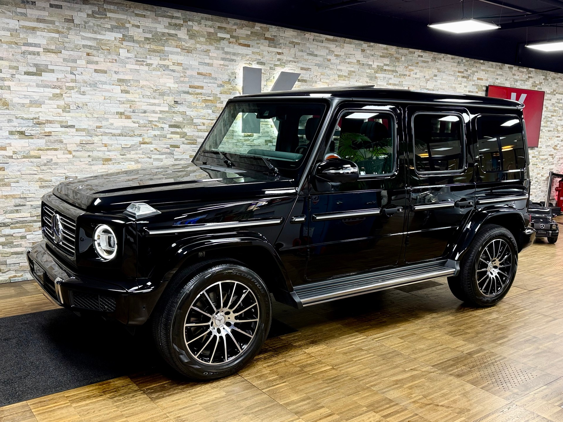 MERCEDES-BENZ G 350 d AMG Line 9G-Tronic-image-0