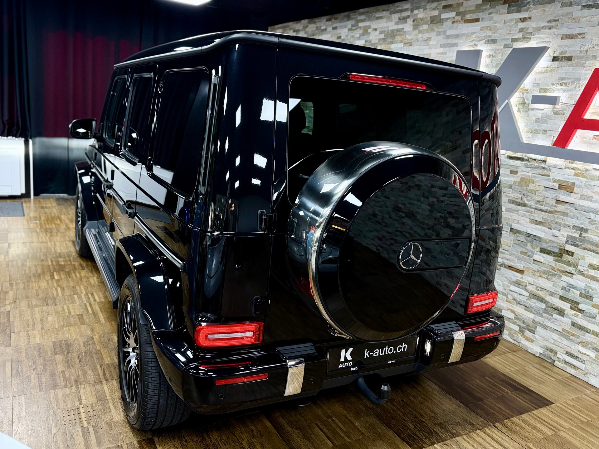 MERCEDES-BENZ G 350 d AMG Line 9G-Tronic-image-2