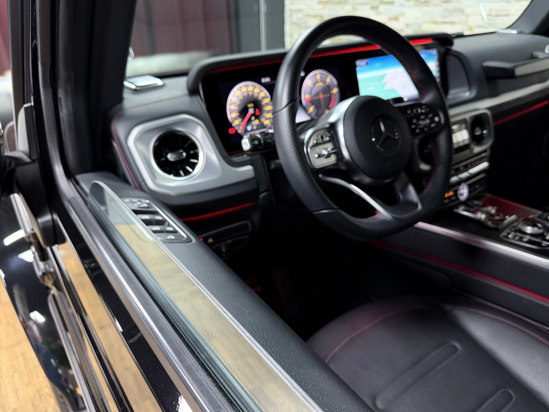 MERCEDES-BENZ G 350 d AMG Line 9G-Tronic-image-9