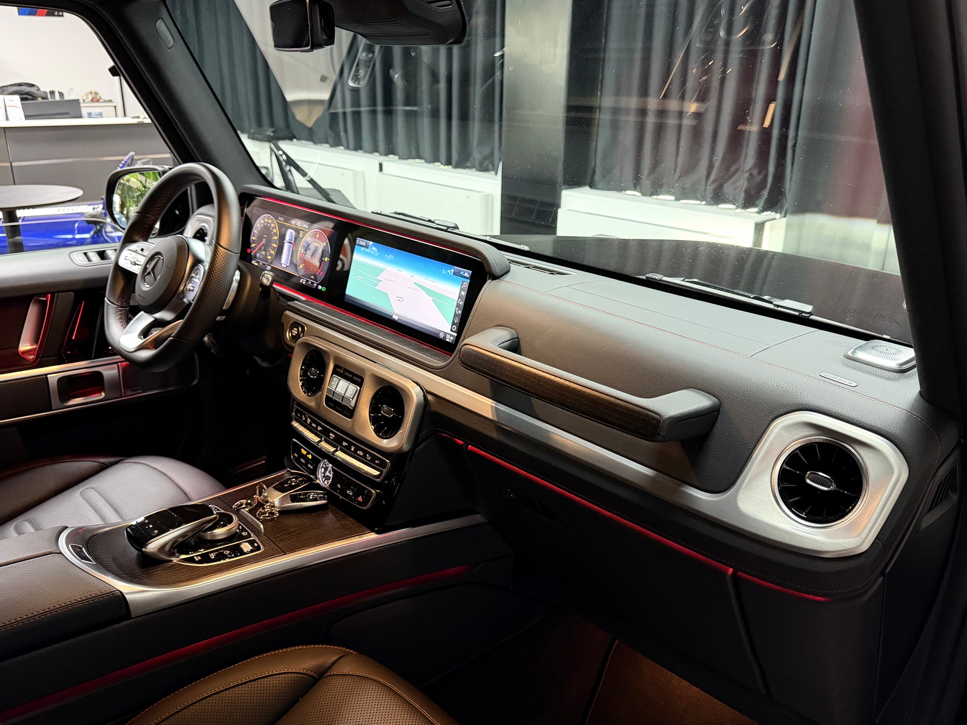 MERCEDES-BENZ G 350 d AMG Line 9G-Tronic-image-29
