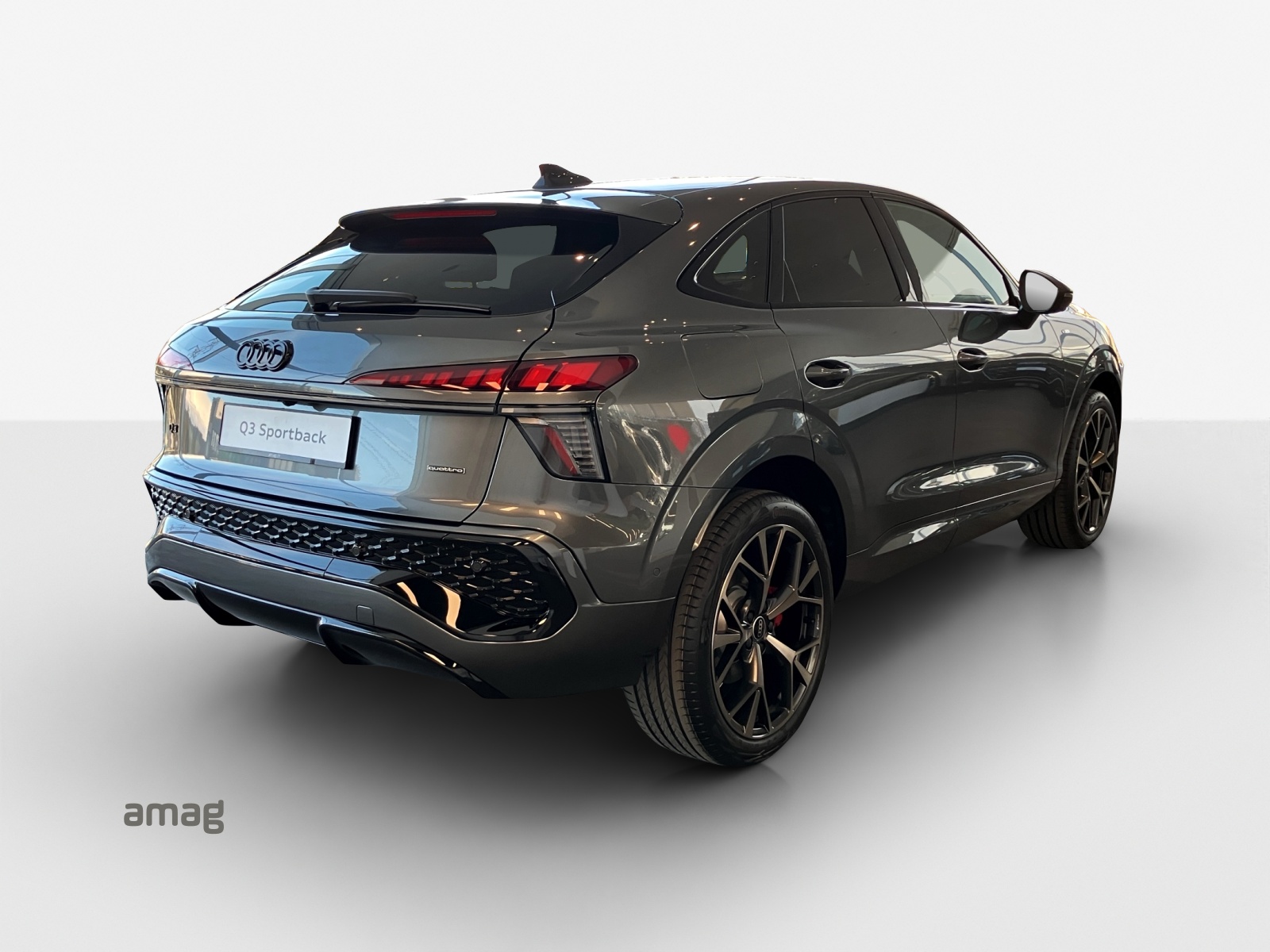 AUDI Q3 Sportback TFSI quattro 195 kW S tronic-image-4