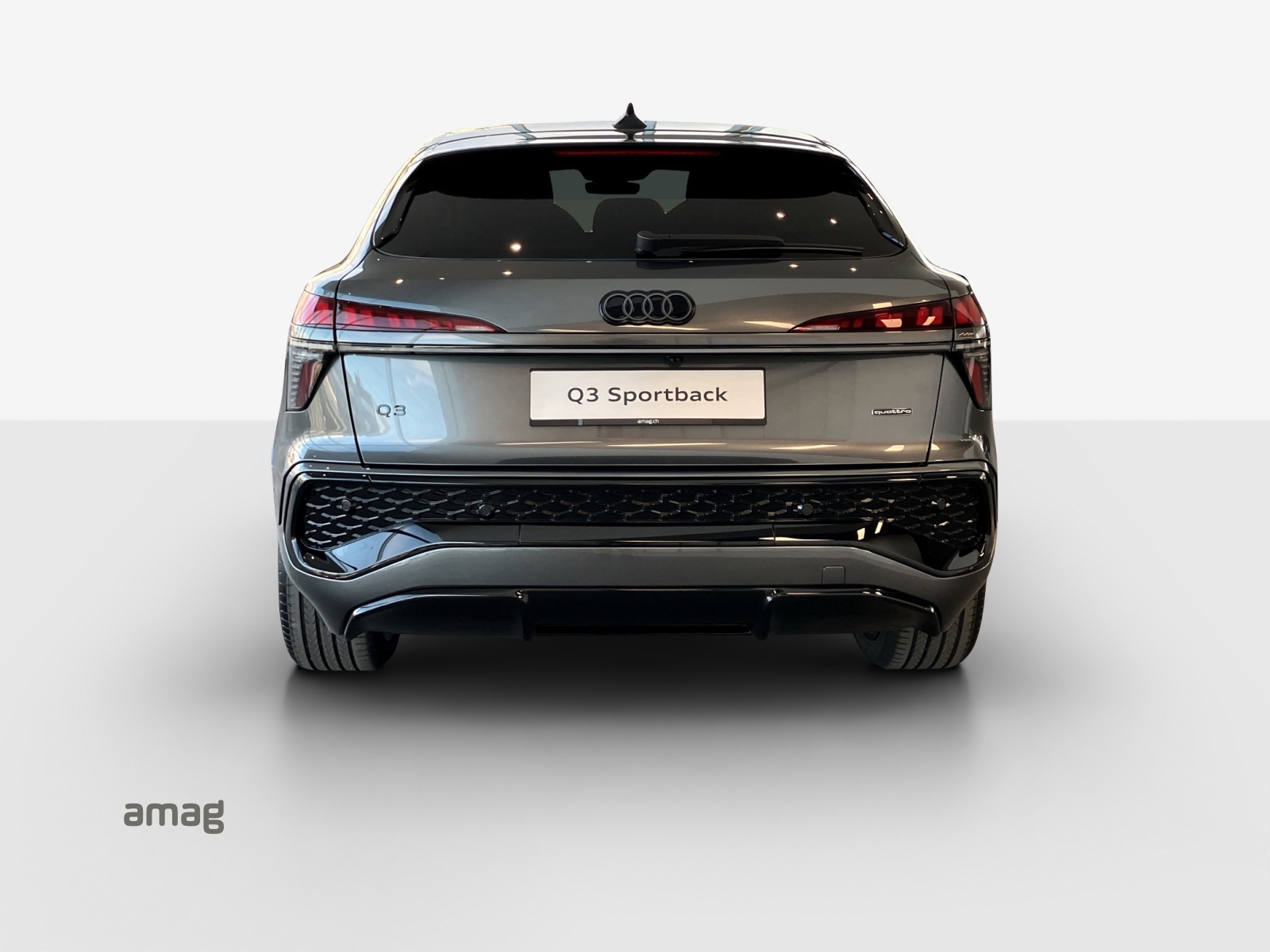 AUDI Q3 Sportback TFSI quattro 195 kW S tronic-image-3