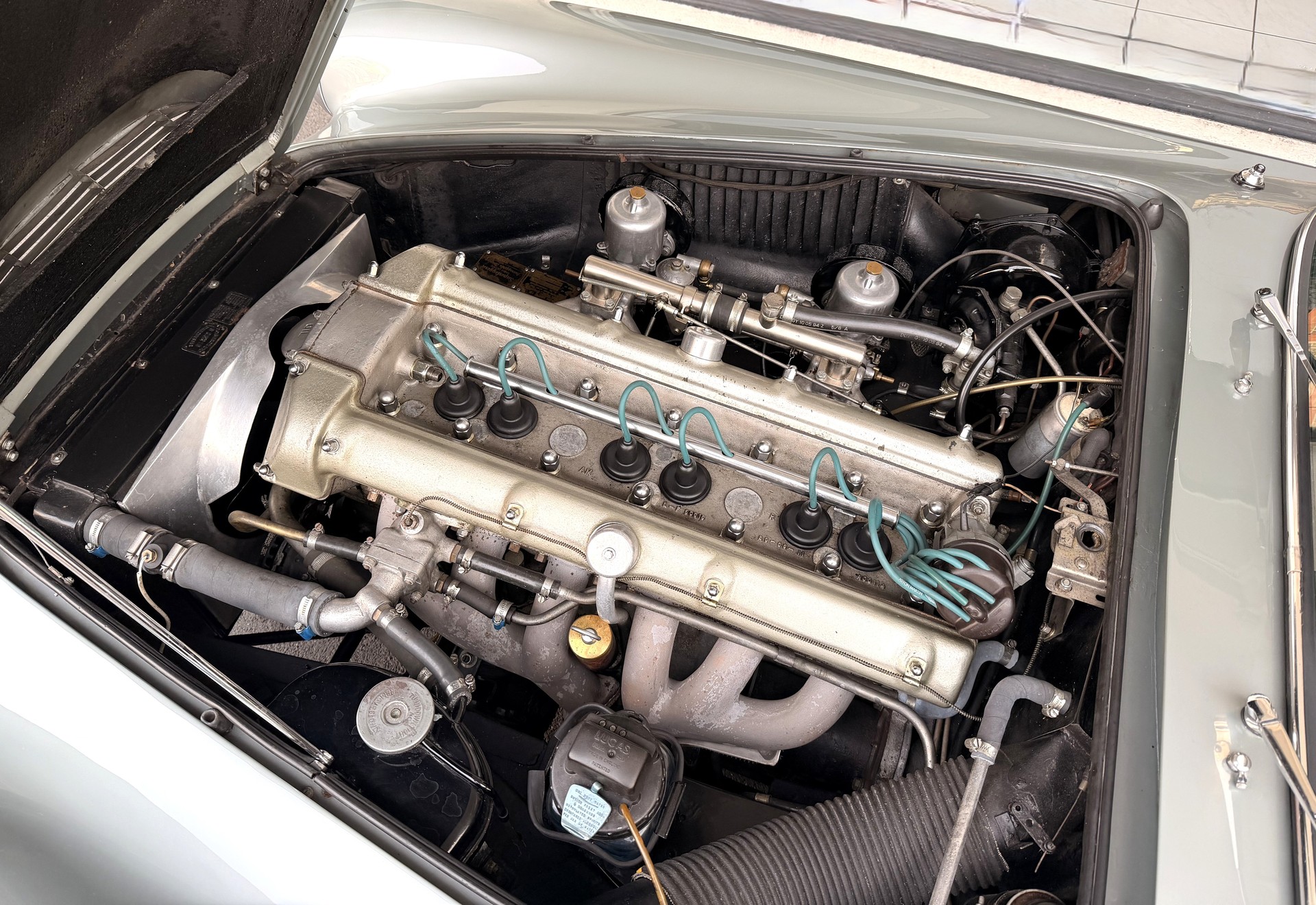 ASTON MARTIN Aston Martin DB4 Serie II-image-10