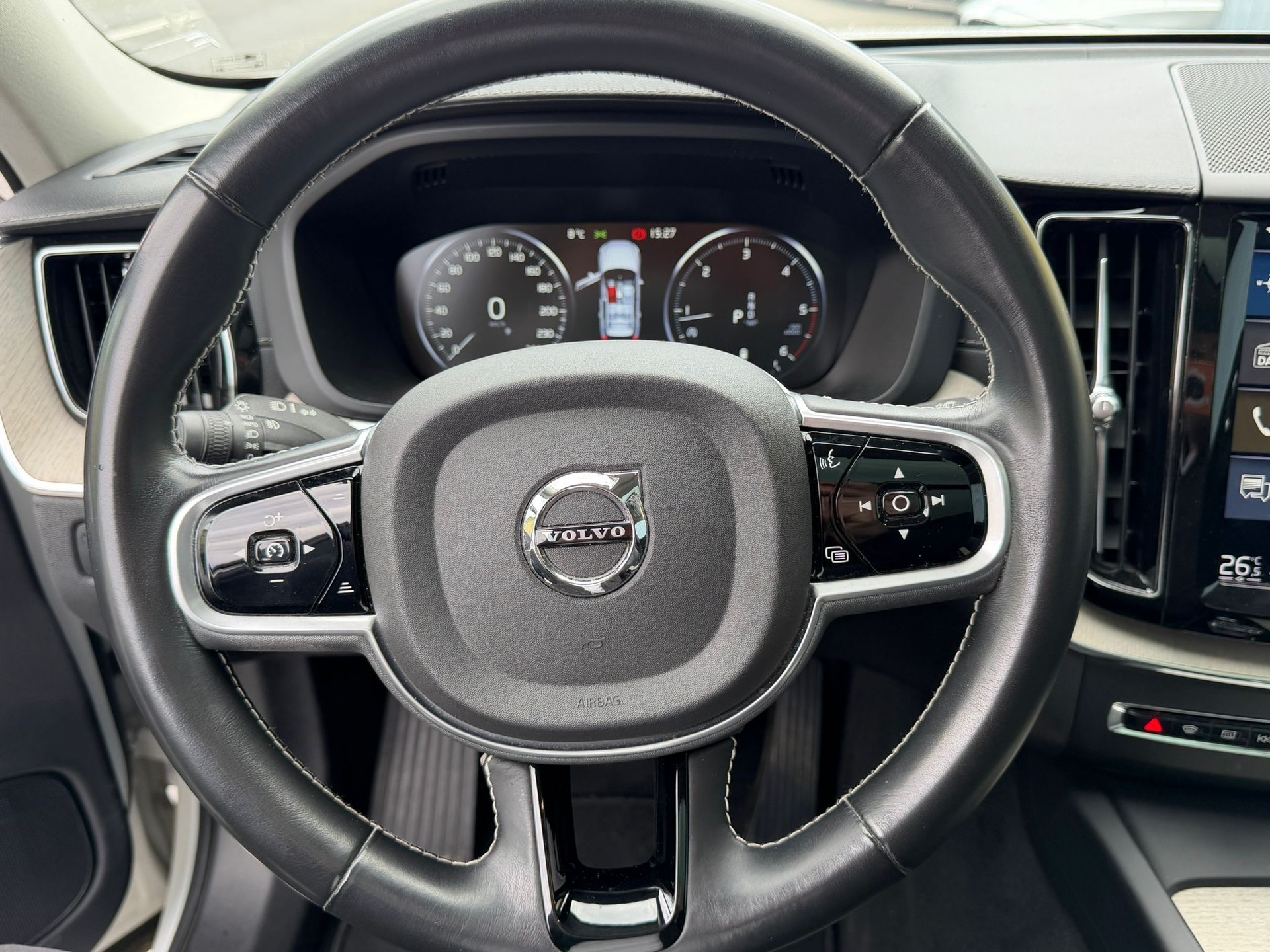 VOLVO XC60 B4 Diesel Mild Hybrid AWD Inscription Geartronic-image-13