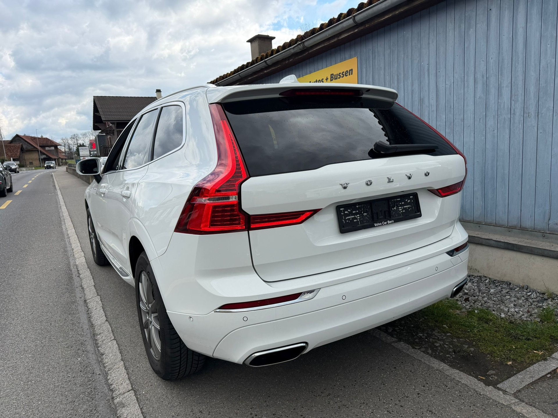 VOLVO XC60 B4 Diesel Mild Hybrid AWD Inscription Geartronic-image-5