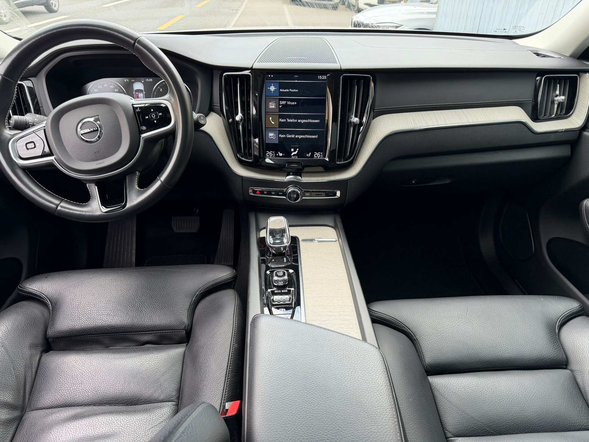 VOLVO XC60 B4 Diesel Mild Hybrid AWD Inscription Geartronic-image-10