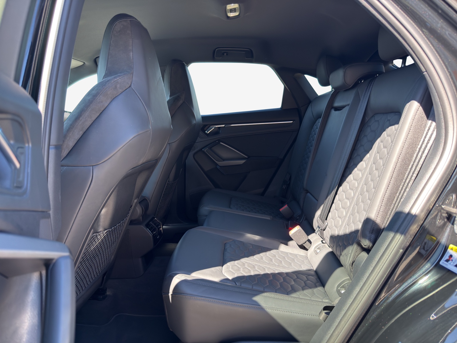 AUDI RS Q3 Sportback quattro S tronic-image-11