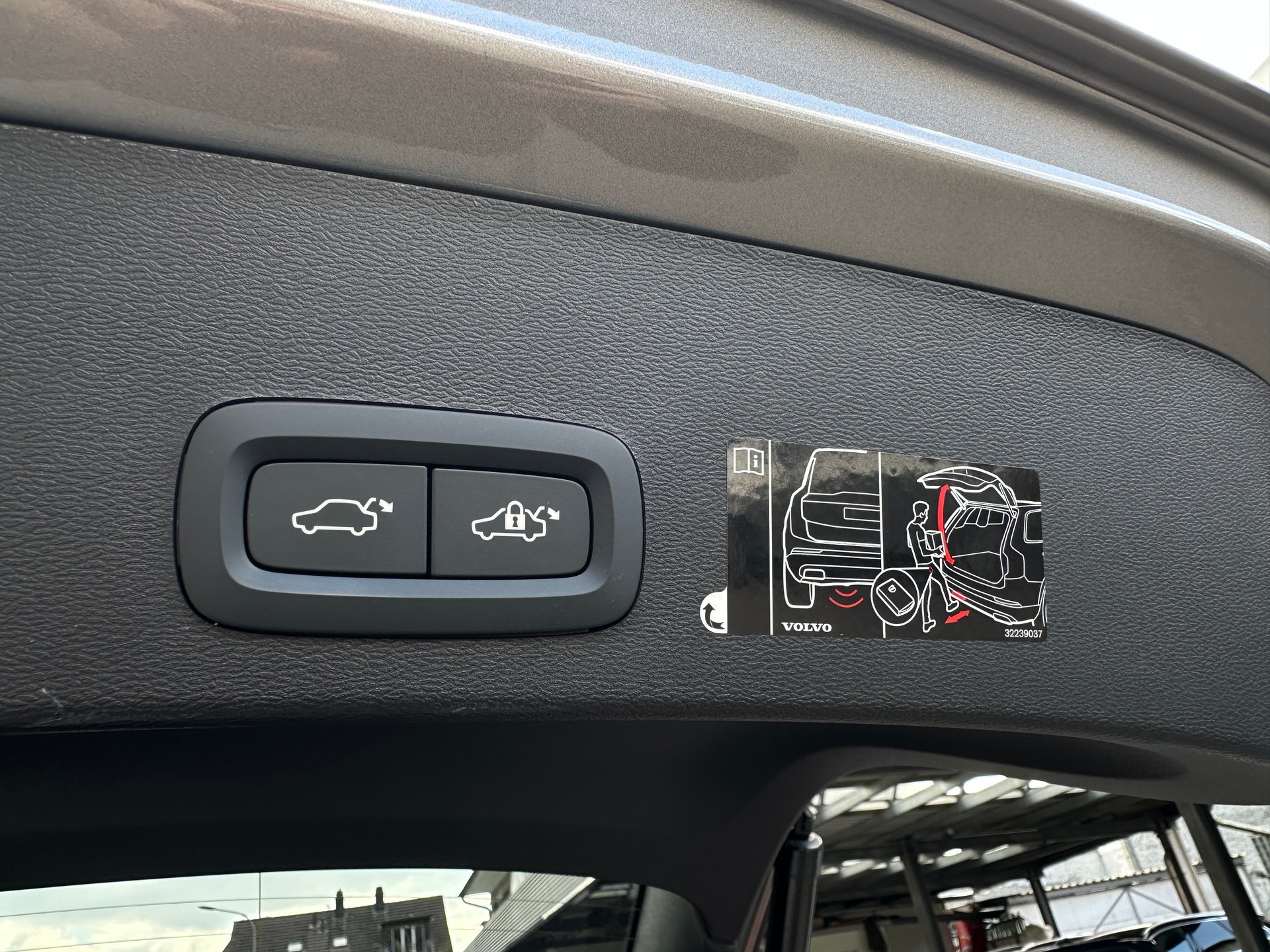 VOLVO XC40 T5 TwE Inscription DCT-image-16