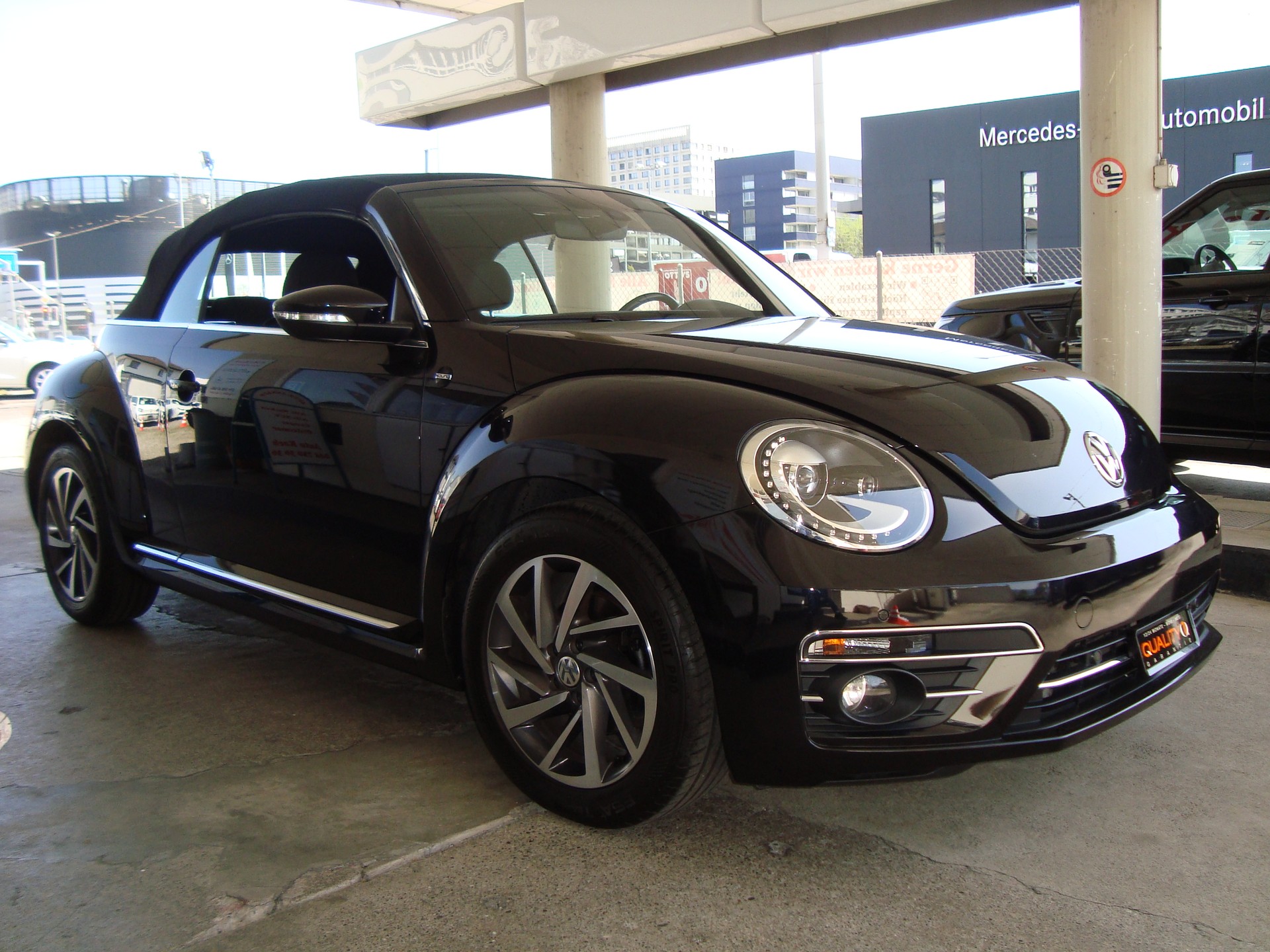 VW Beetle Cabriolet 1.4 TSI BMT Sound DSG-image-2