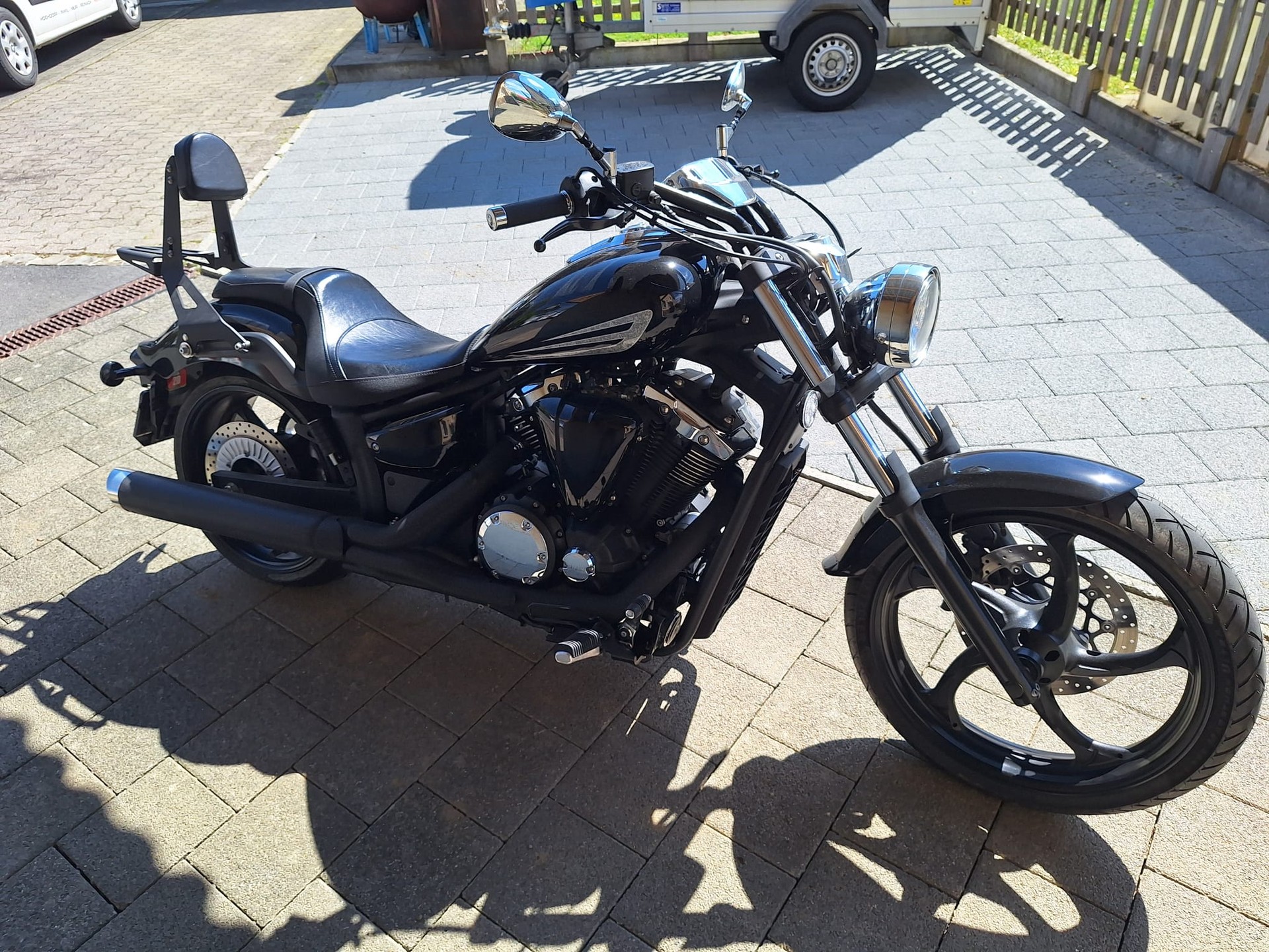 YAMAHA XVS 1300 Custom-image-1