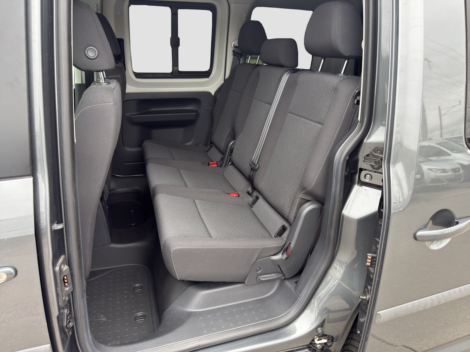 VW Caddy 1.4 TSI Trendline-image-9