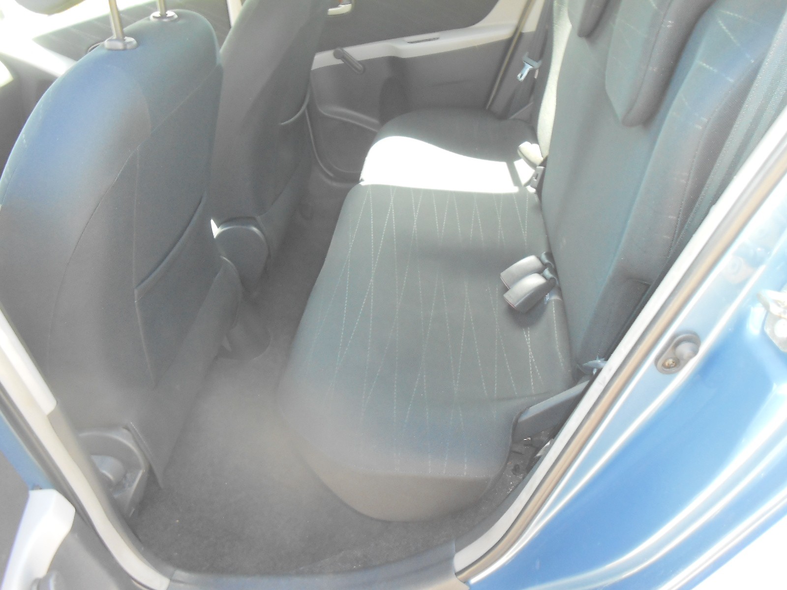 TOYOTA Yaris 1.3 Linea Sol-image-11