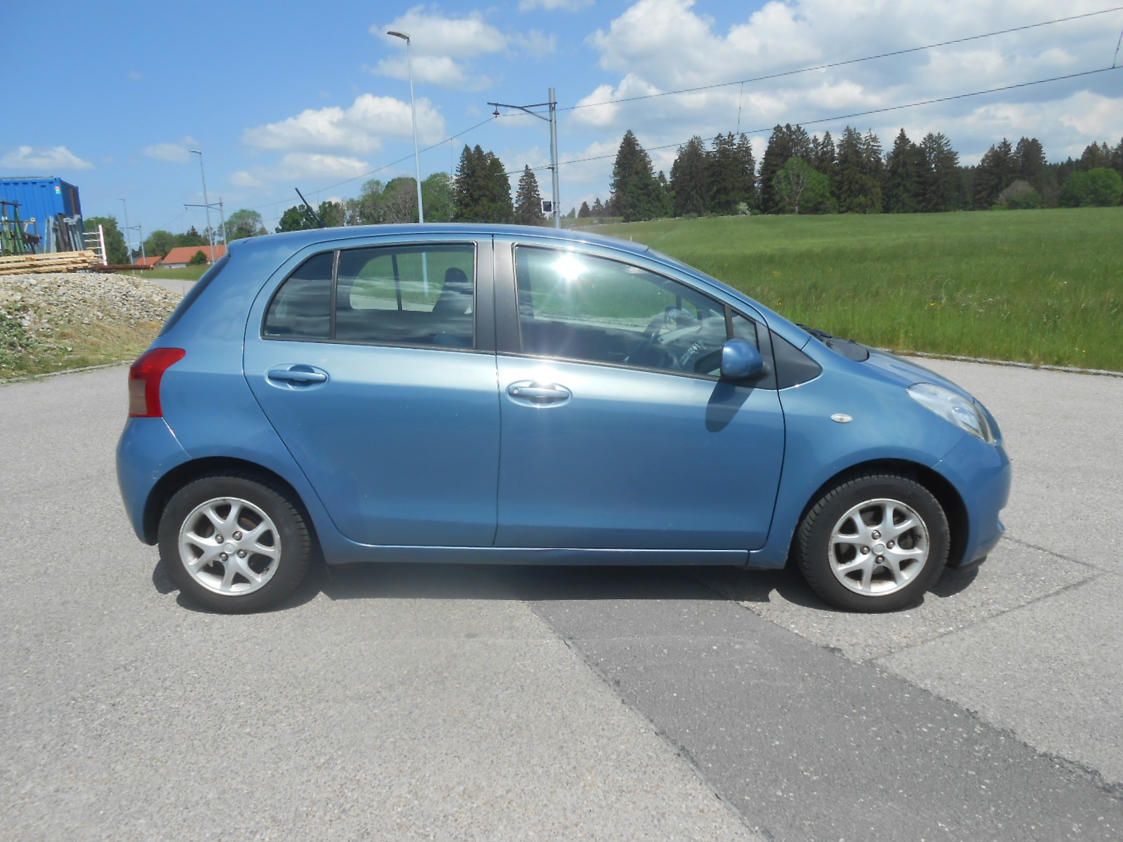 TOYOTA Yaris 1.3 Linea Sol-image-3