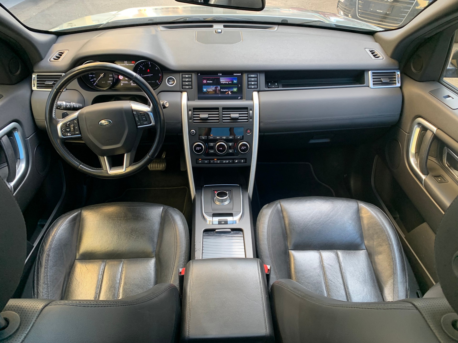 LAND ROVER Discovery Sport 2.0 TD4 SE AT9-image-14