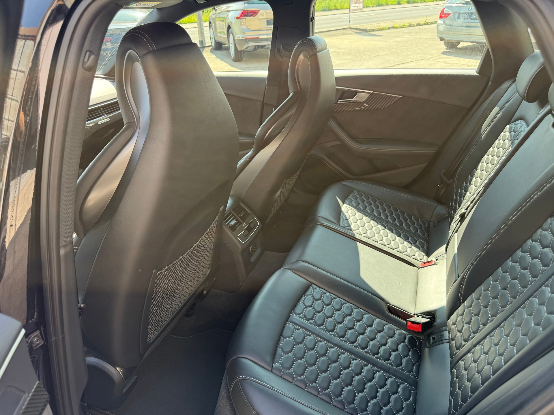 AUDI RS4 Avant 2.9 TFSI quattro tiptronic-image-6